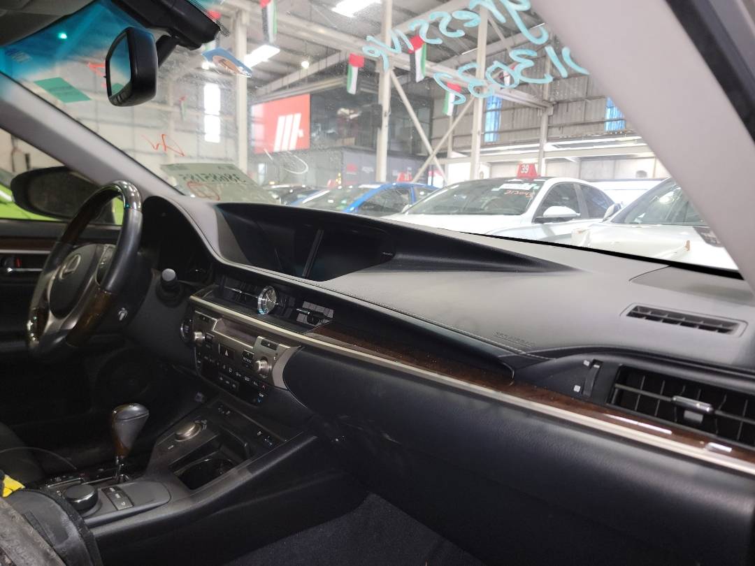 2015 LEXUS ES 350 — 131280 Miles — Lot 38685185 - Marhaba Auctions Used Cars - Image 5