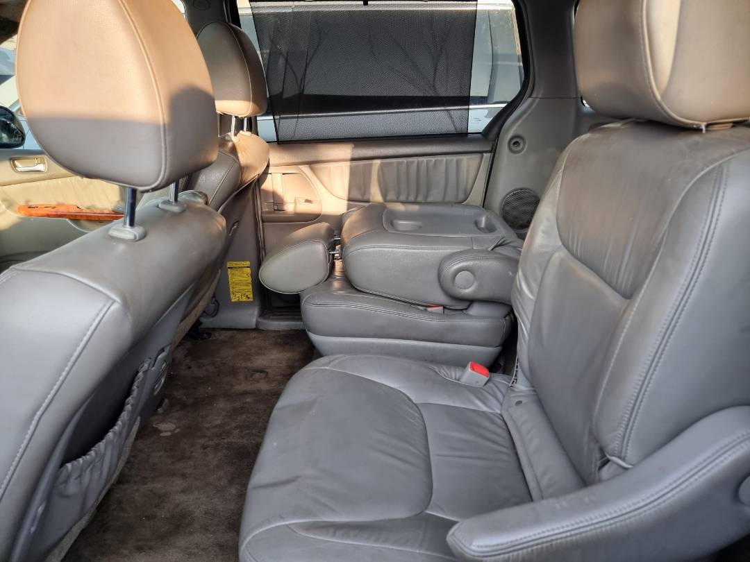 2010 TOYOTA SIENNA — 216036 Miles — Lot S308658 — Ind. 12 - Marhaba Auctions Used Cars - Image 5