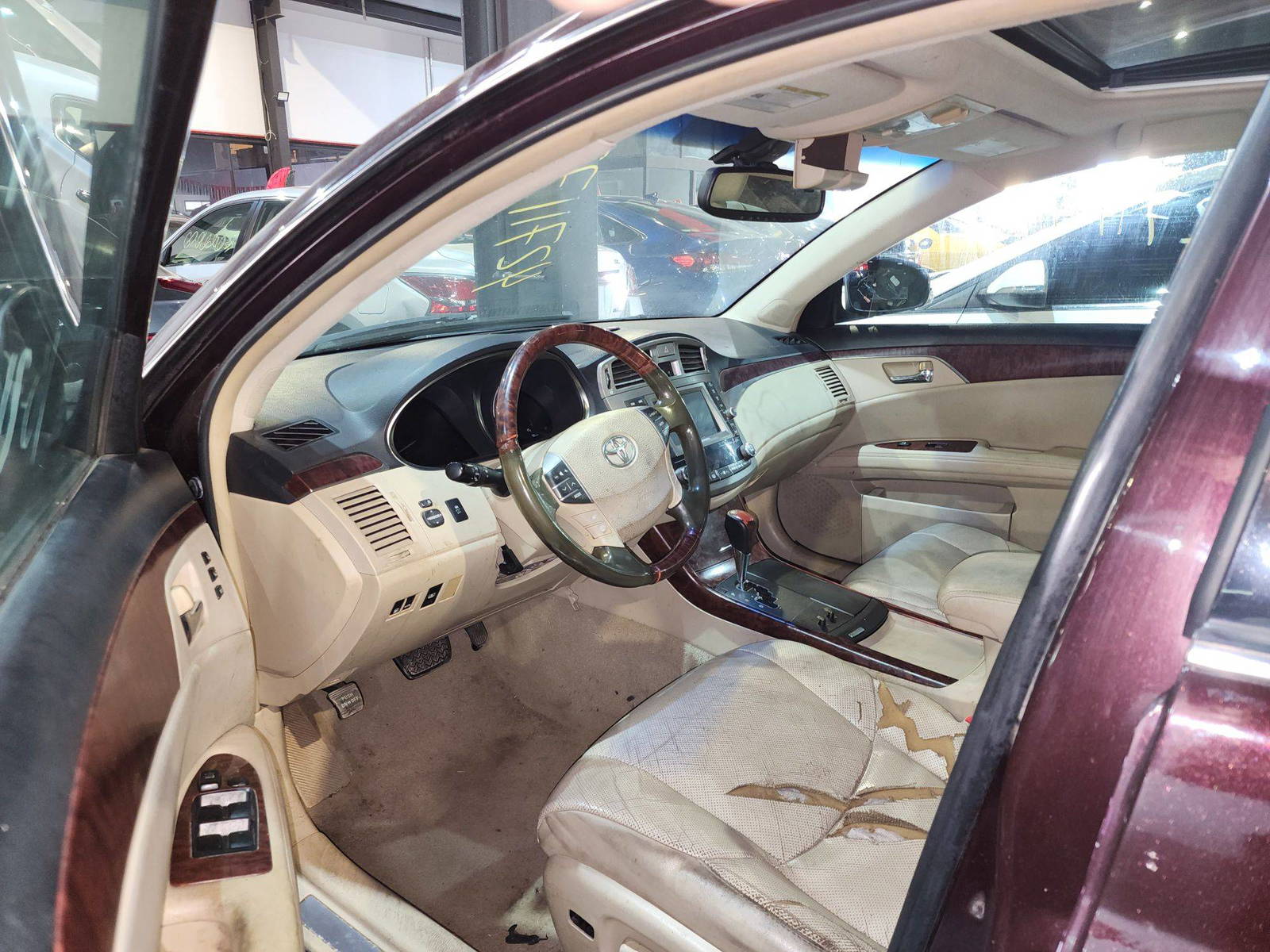 2011 TOYOTA AVALON — 283935 Miles — Lot 421360 — Souq - Marhaba Auctions Used Cars - Image 9