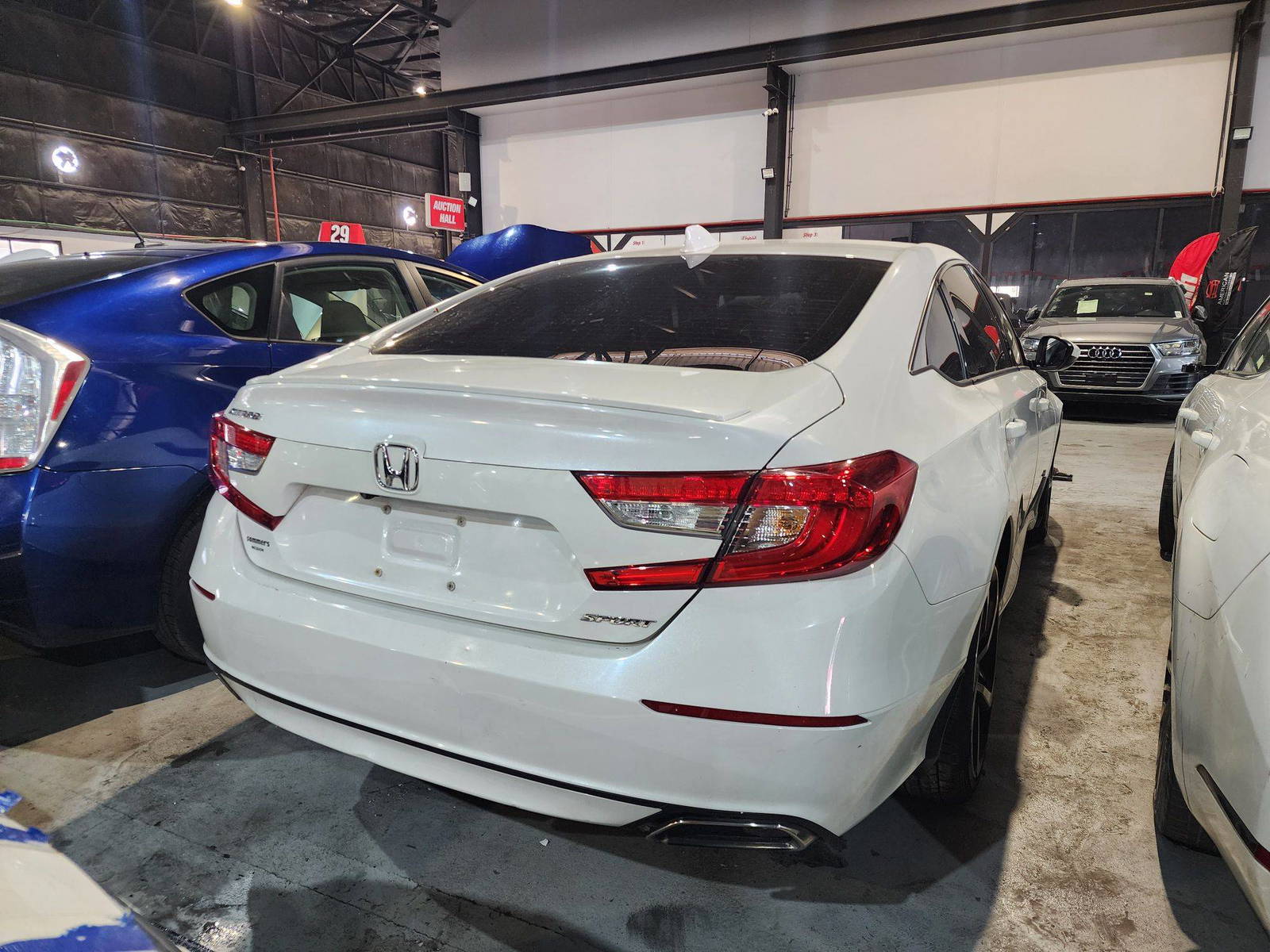 2018 HONDA ACCORD — 161812 Miles — Lot 43059917 — Al Quoz - Marhaba Auctions Used Cars - Image 6