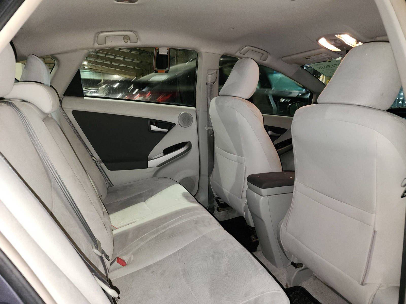 2010 TOYOTA PRIUS — 304313 Miles — Lot 38715940 — Souq - Marhaba Auctions Used Cars - Image 4