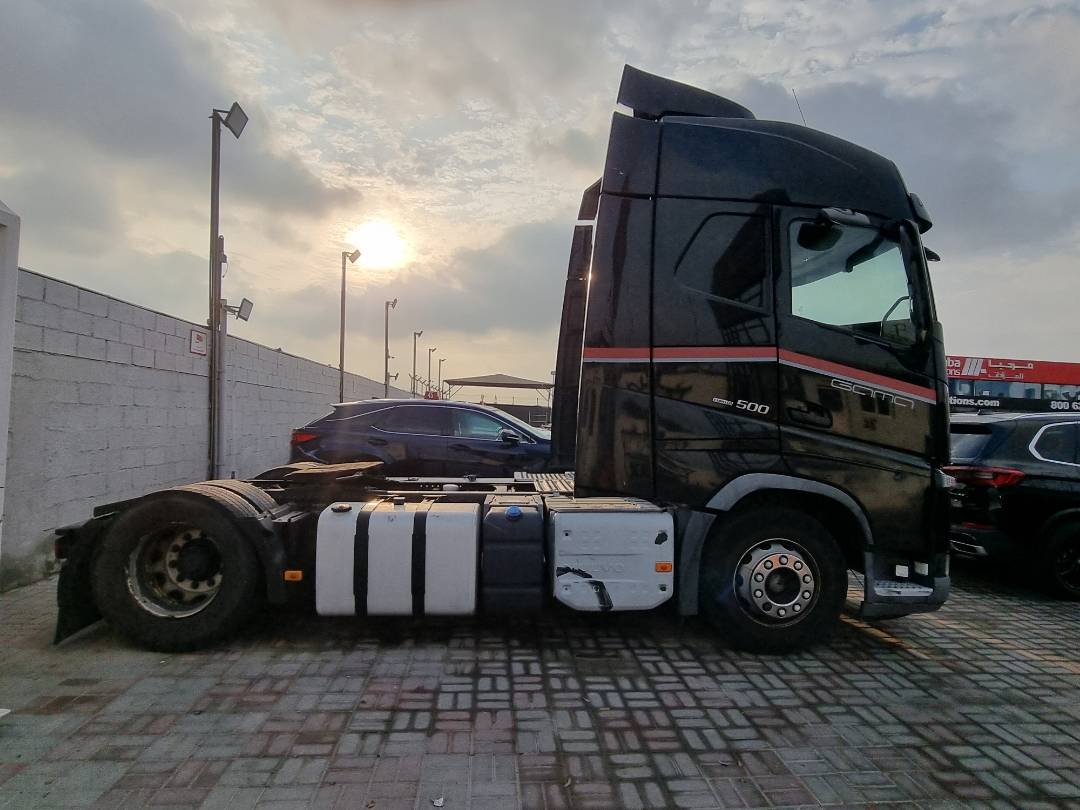 2017 VOLVO FH-Series — 990312 KM — Lot B811772 — Ind. 12 - Marhaba Auctions Used Cars - Image 4