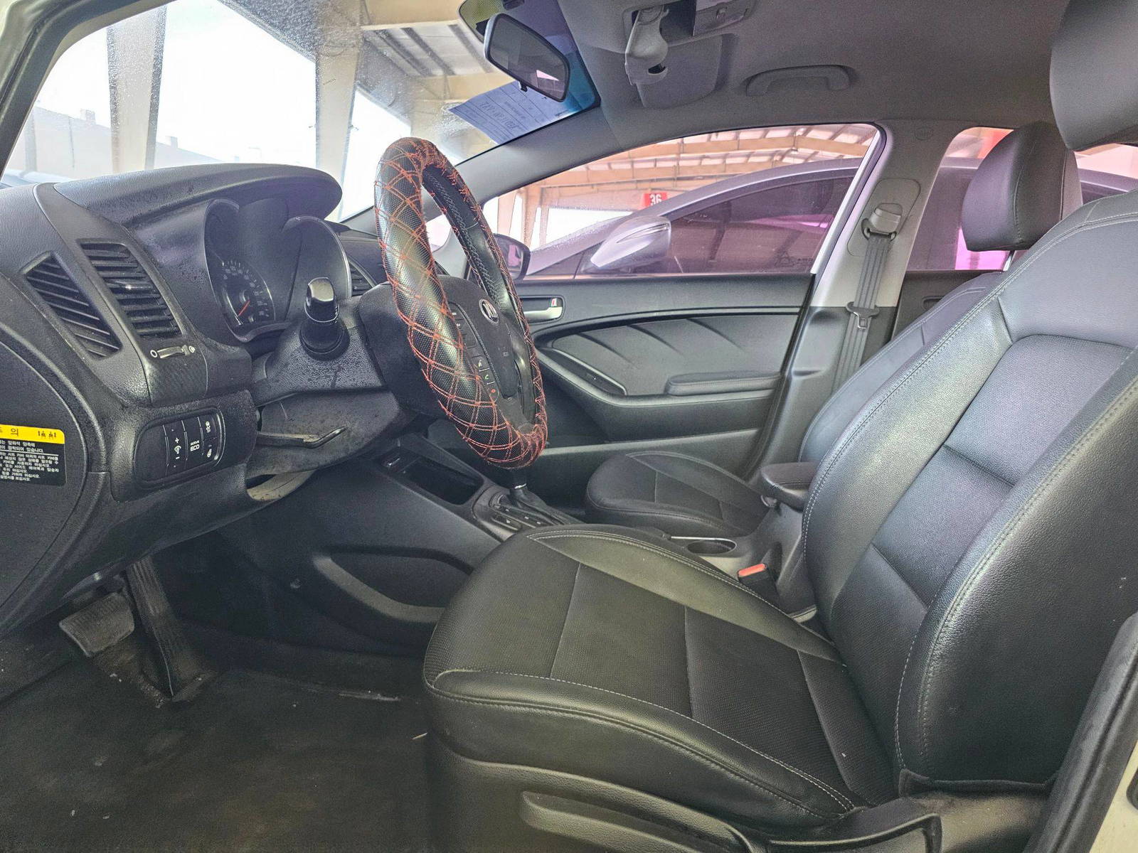 2015 KIA K3 — 208242 KM — Lot 908780 — Souq - Marhaba Auctions Used Cars - Image 8