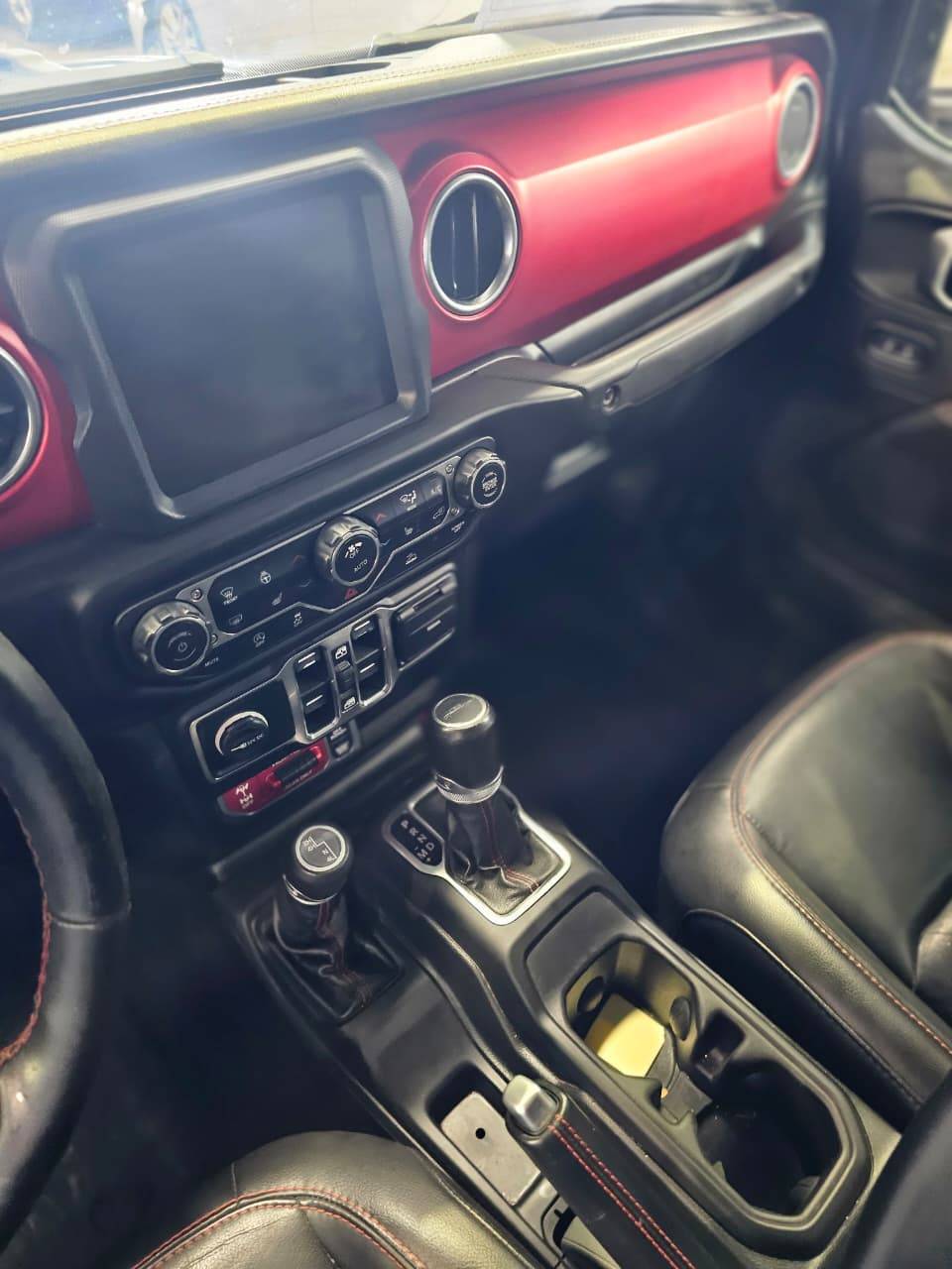 2020 JEEP GLADIATOR — 75667 KM — Lot 146002 — Main - Marhaba Auctions Used Cars - Image 10