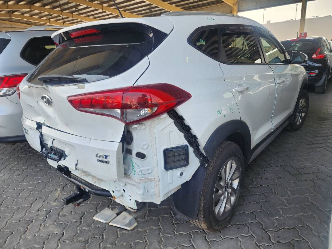 2017 HYUNDAI TUCSON — 69468 Miles — Lot 38733371 — Souq - Marhaba Auctions Used Cars - Image 9