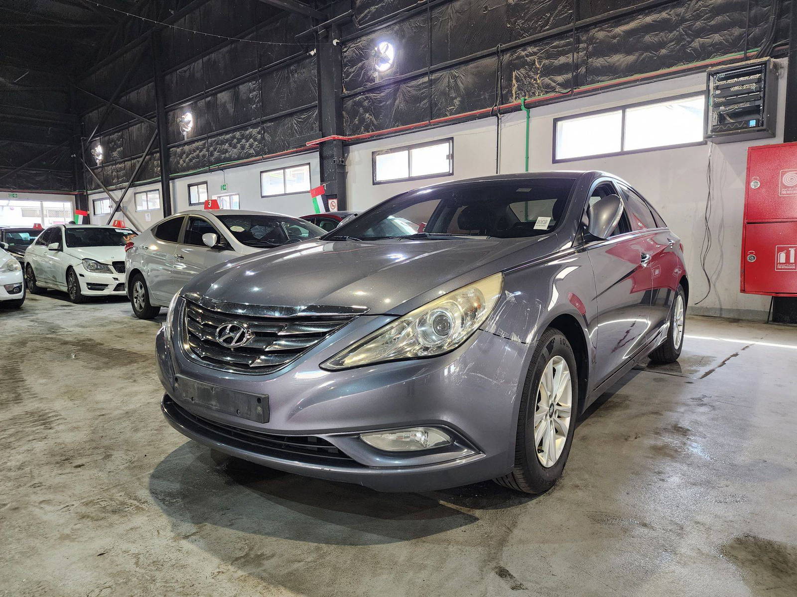 2011 HYUNDAI SONATA — 203034 KM — Lot 334906 — Al Quoz - Marhaba Auctions Used Cars - Image 4