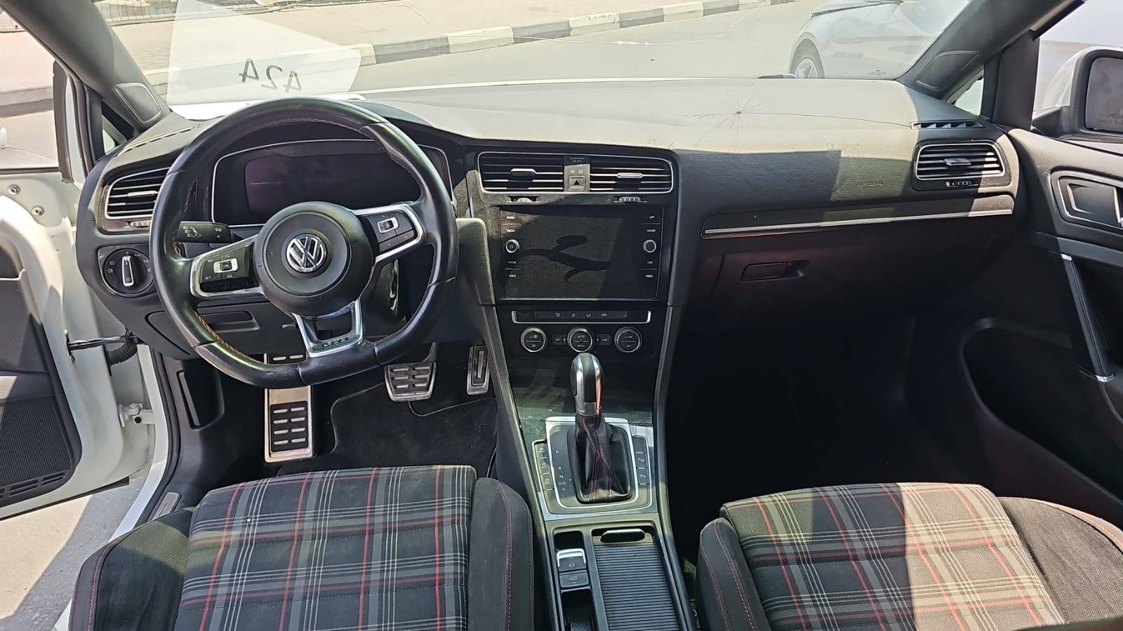 2018 VOLKSWAGEN GOLF GT — 95210 KM — Lot AU7JW114302 — Main - Marhaba Auctions Used Cars - Image 8