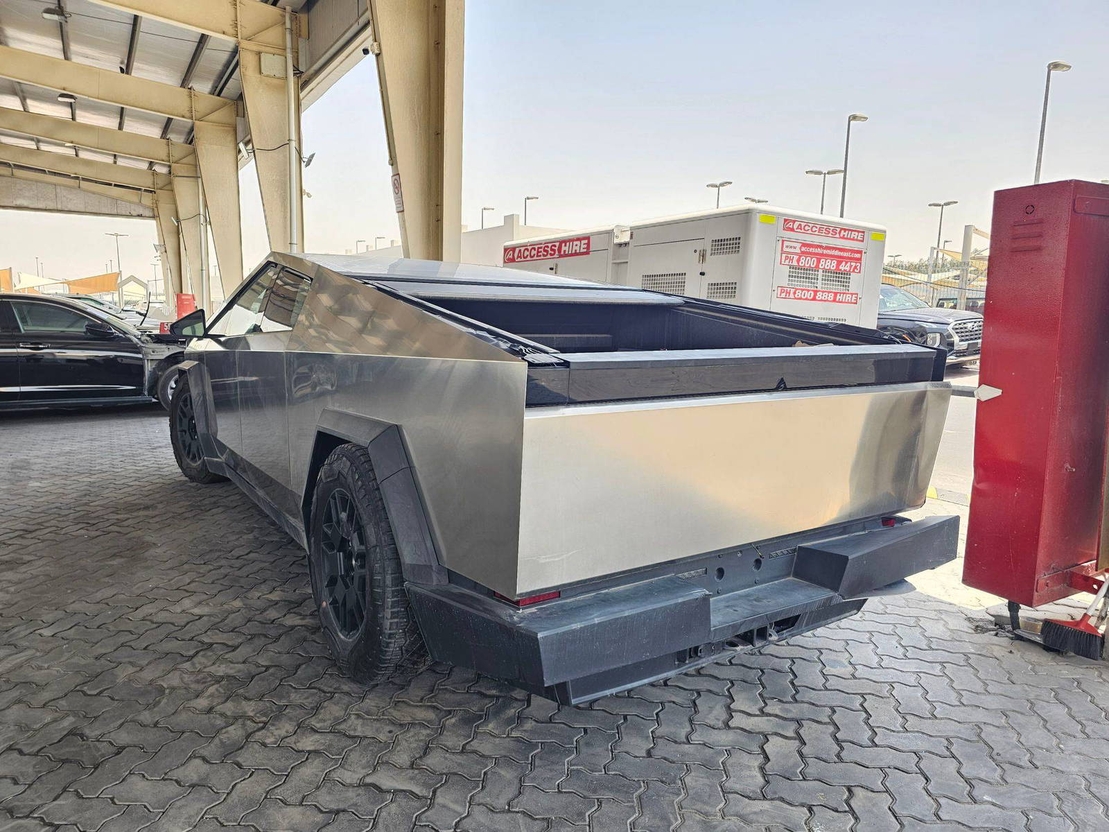 2024 TESLA CYBERTRUCK — 2869 Miles — Lot A013484 — Souq - Marhaba Auctions Used Cars - Image 8
