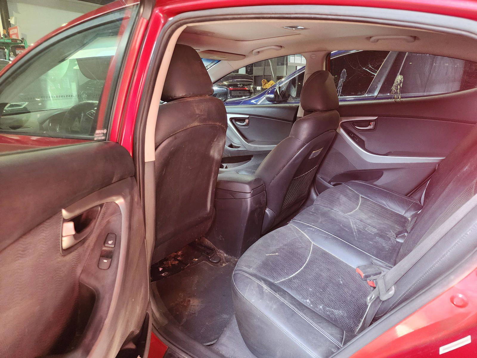 2011 HYUNDAI ELANTRA — 128402 Miles — Lot 57298055 — Al Quoz - Marhaba Auctions Used Cars - Image 7