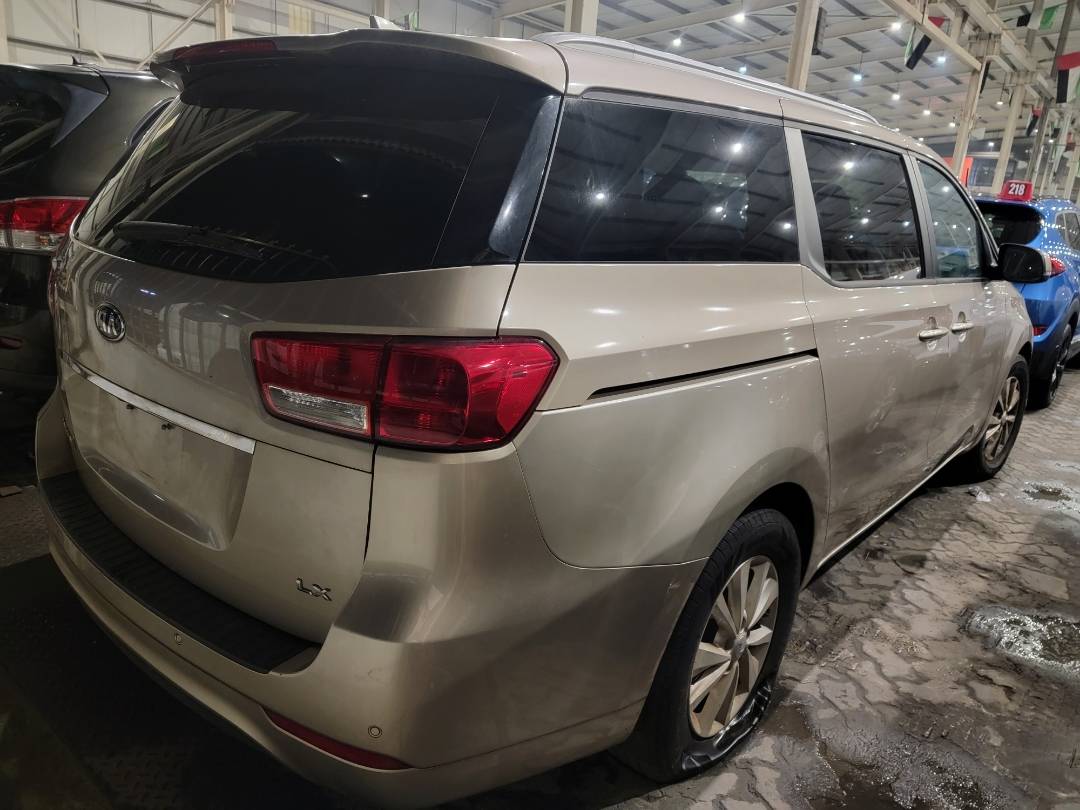 2016 KIA SEDONA — 142355 KM — Lot XG6100255 — Main - Marhaba Auctions Used Cars - Image 3