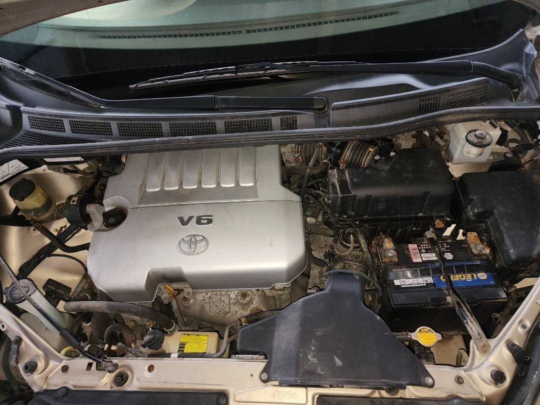 2009 TOYOTA SIENNA — 191483 Miles — Lot 73942983 - Marhaba Auctions Used Cars - Image 4