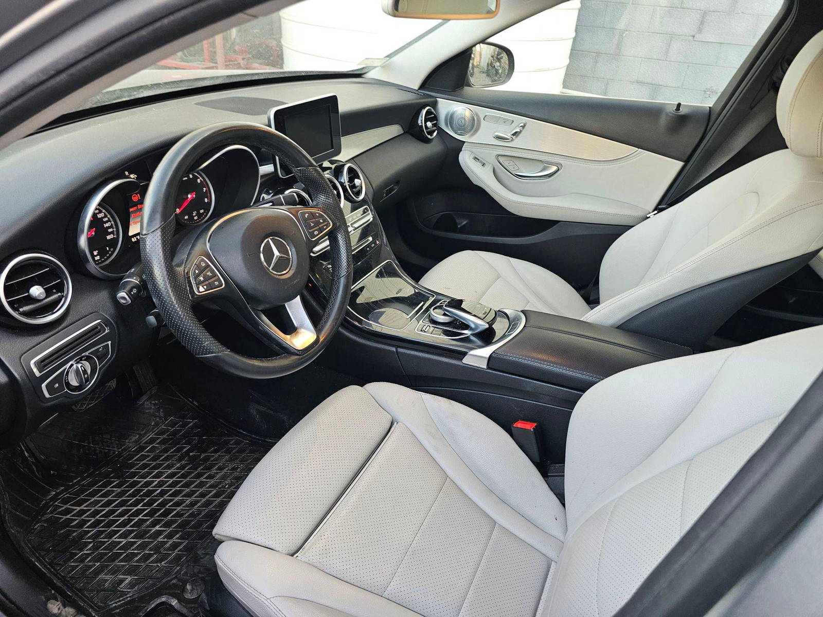 MERCEDES BENZ C300 2015 - Marhaba Auction Used Cars - Image 8