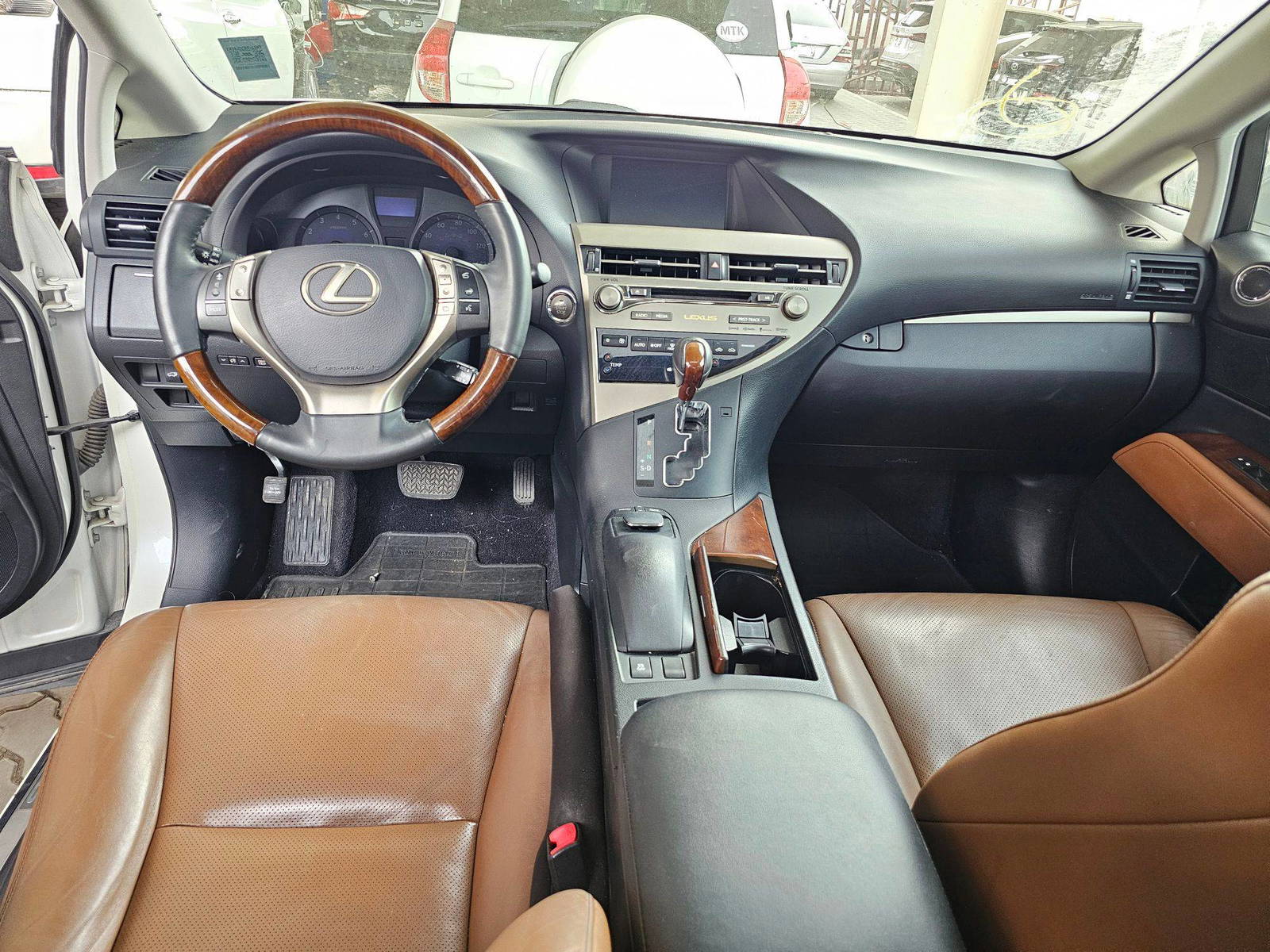 2014 LEXUS RX 350 — 80355 Miles — Lot BAXE2418815 — Souq - Marhaba Auctions Used Cars - Image 7