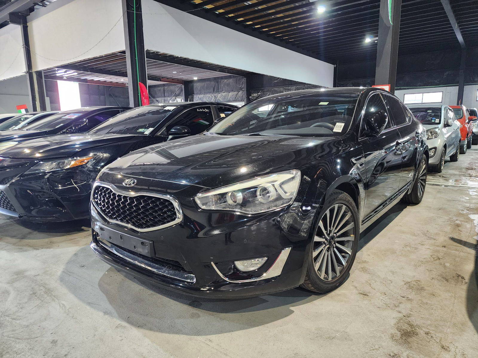 2013 KIA K7 — 157898 KM — Lot 106589 — Al Quoz - Marhaba Auctions Used Cars - Image 4
