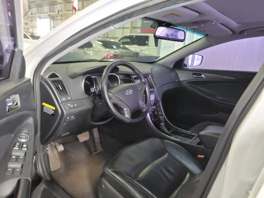 2014 HYUNDAI SONATA — 272037 KM — Lot 068164 — Main - Marhaba Auctions Used Cars - Image 6
