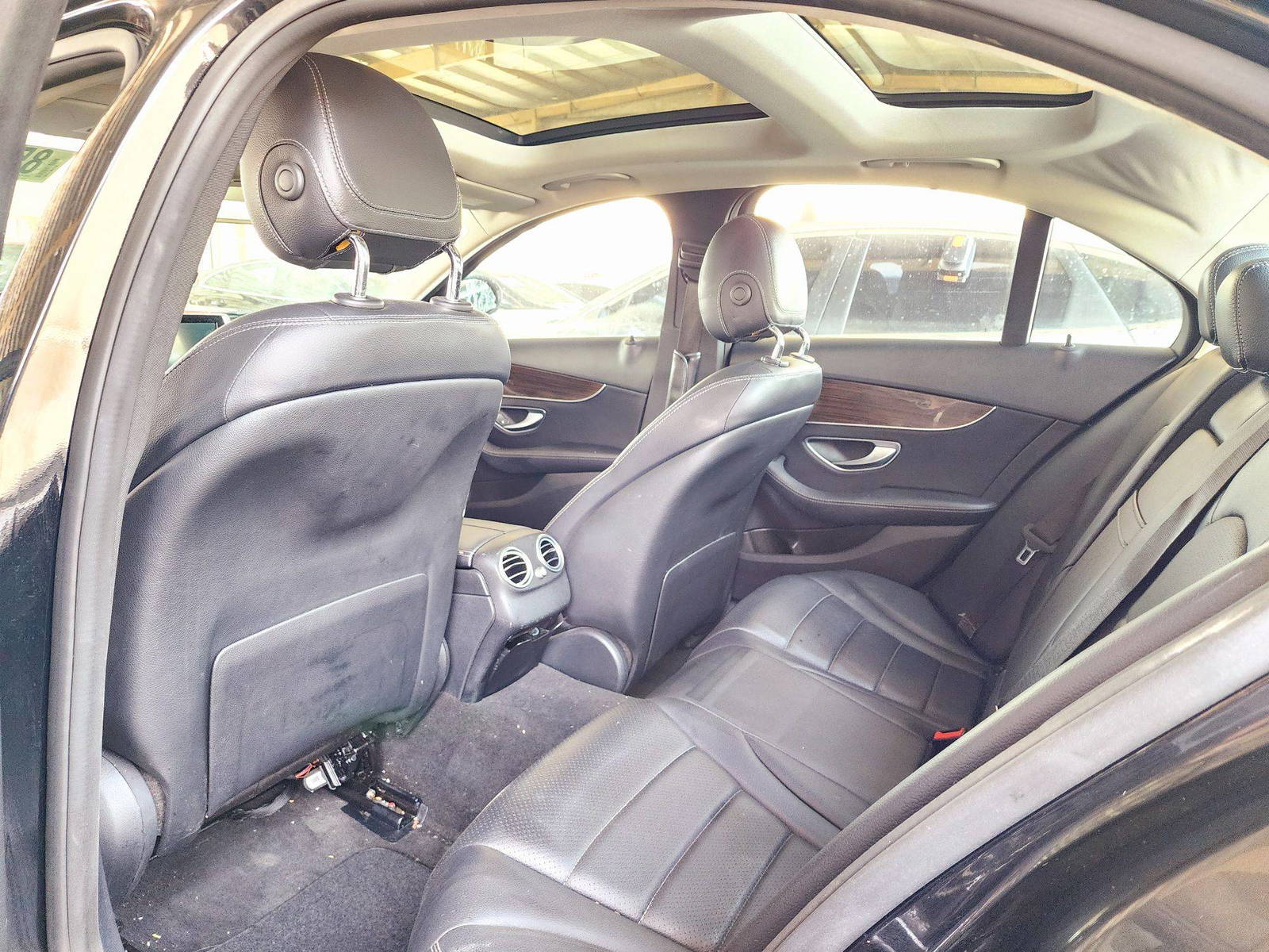 2017 MERCEDES BENZ C300 — 106006 Miles — Lot JB4HU203999 — Souq - Marhaba Auctions Used Cars - Image 6