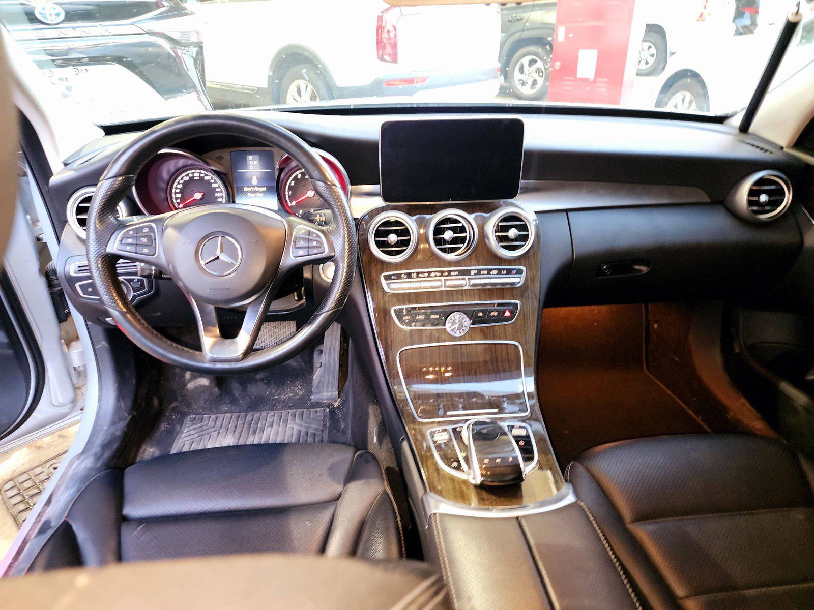 2018 MERCEDES BENZ C300 — 98365 KM — Lot JR327625 — Souq - Marhaba Auctions Used Cars - Image 7