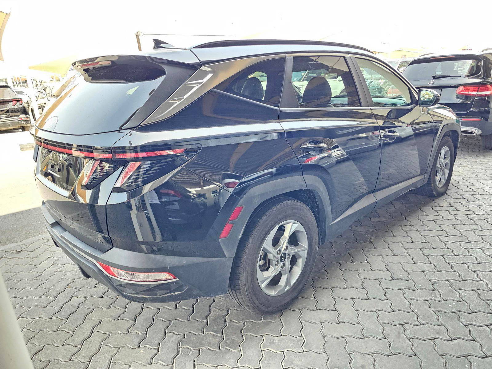 2022 HYUNDAI TUCSON — 46697 KM — Lot H047733 — Souq - Marhaba Auctions Used Cars - Image 4