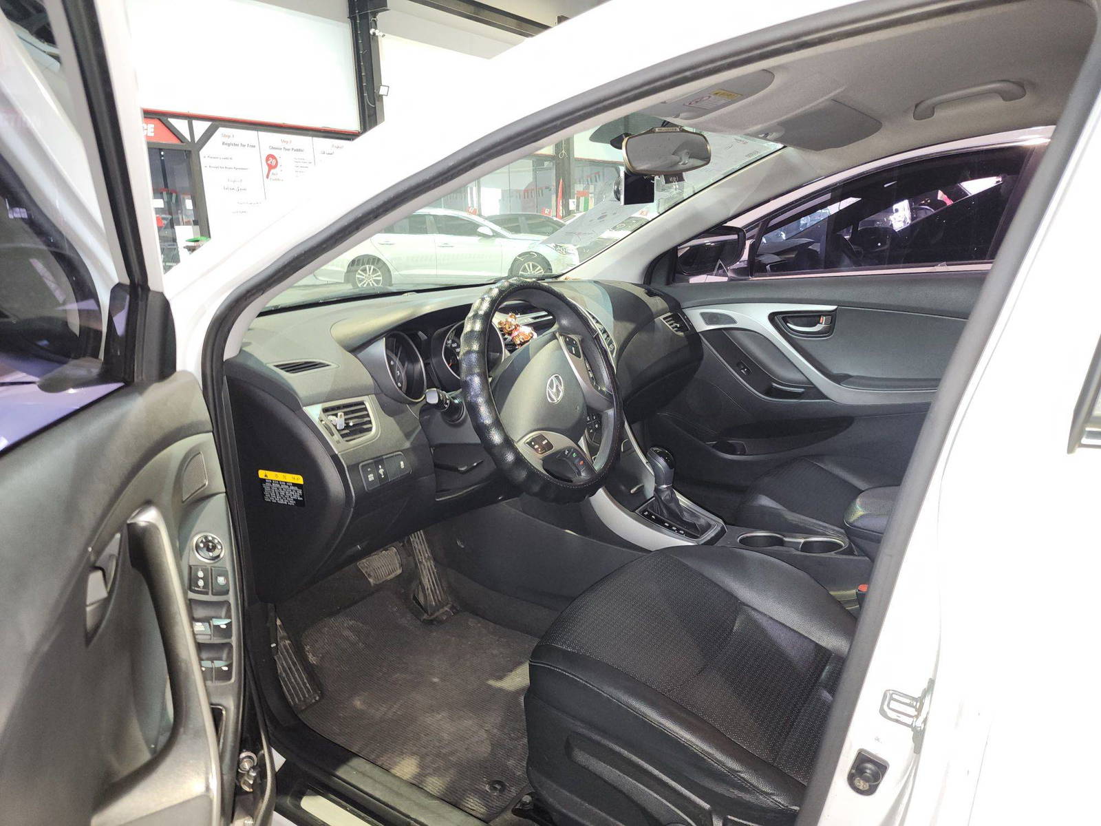 2015 HYUNDAI AVANTE — 174122 KM — Lot 273660 — Al Quoz - Marhaba Auctions Used Cars - Image 10