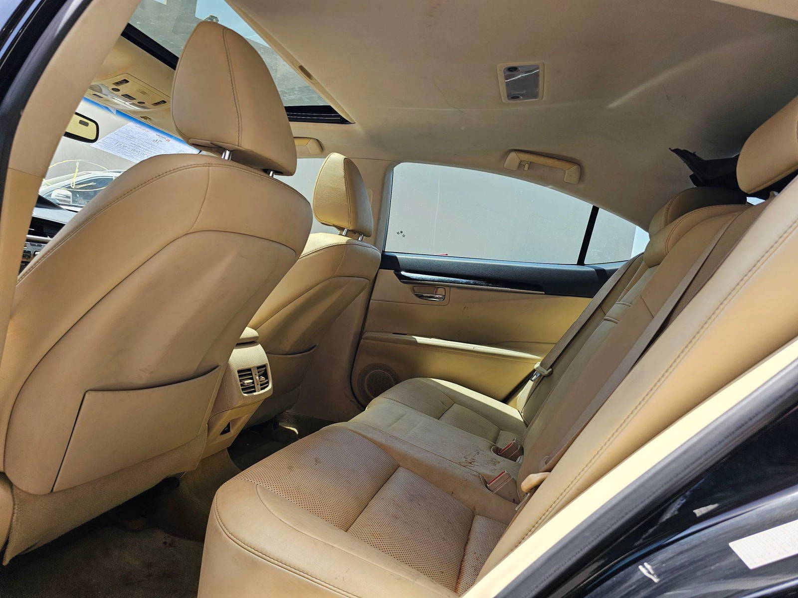 2015 LEXUS ES 350 — 125839 Miles — Lot F2195959 — Souq - Marhaba Auctions Used Cars - Image 8