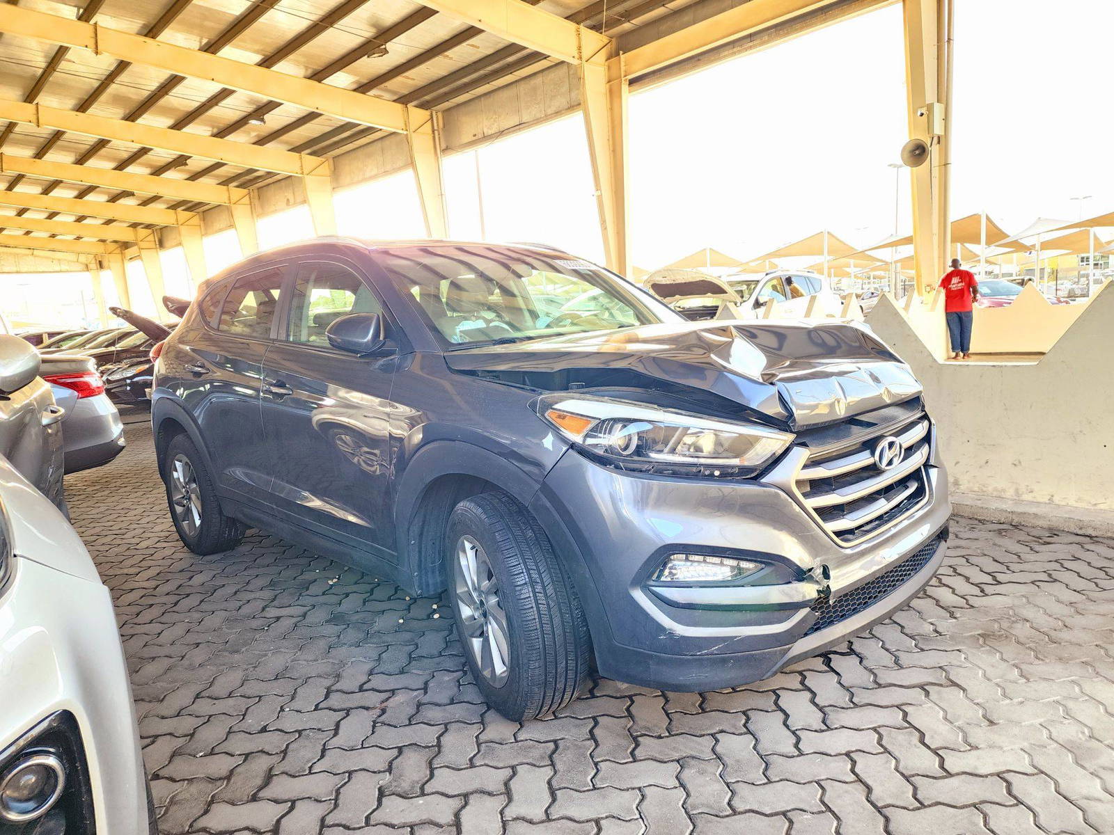 2016 HYUNDAI TUCSON — 65918 Miles — Lot 68392904 — Souq - Marhaba Auctions Used Cars - Image 4