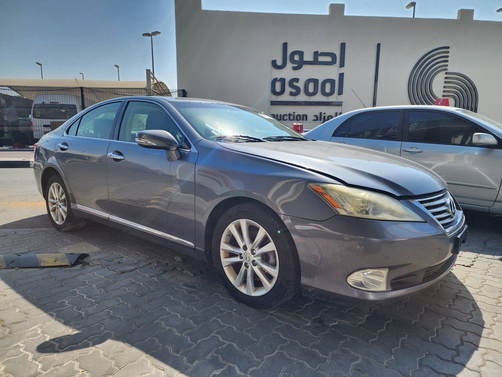 2012 LEXUS ES 350 — 215350 Miles — Lot C2509713 — Souq - Marhaba Auctions Used Cars - Image 4