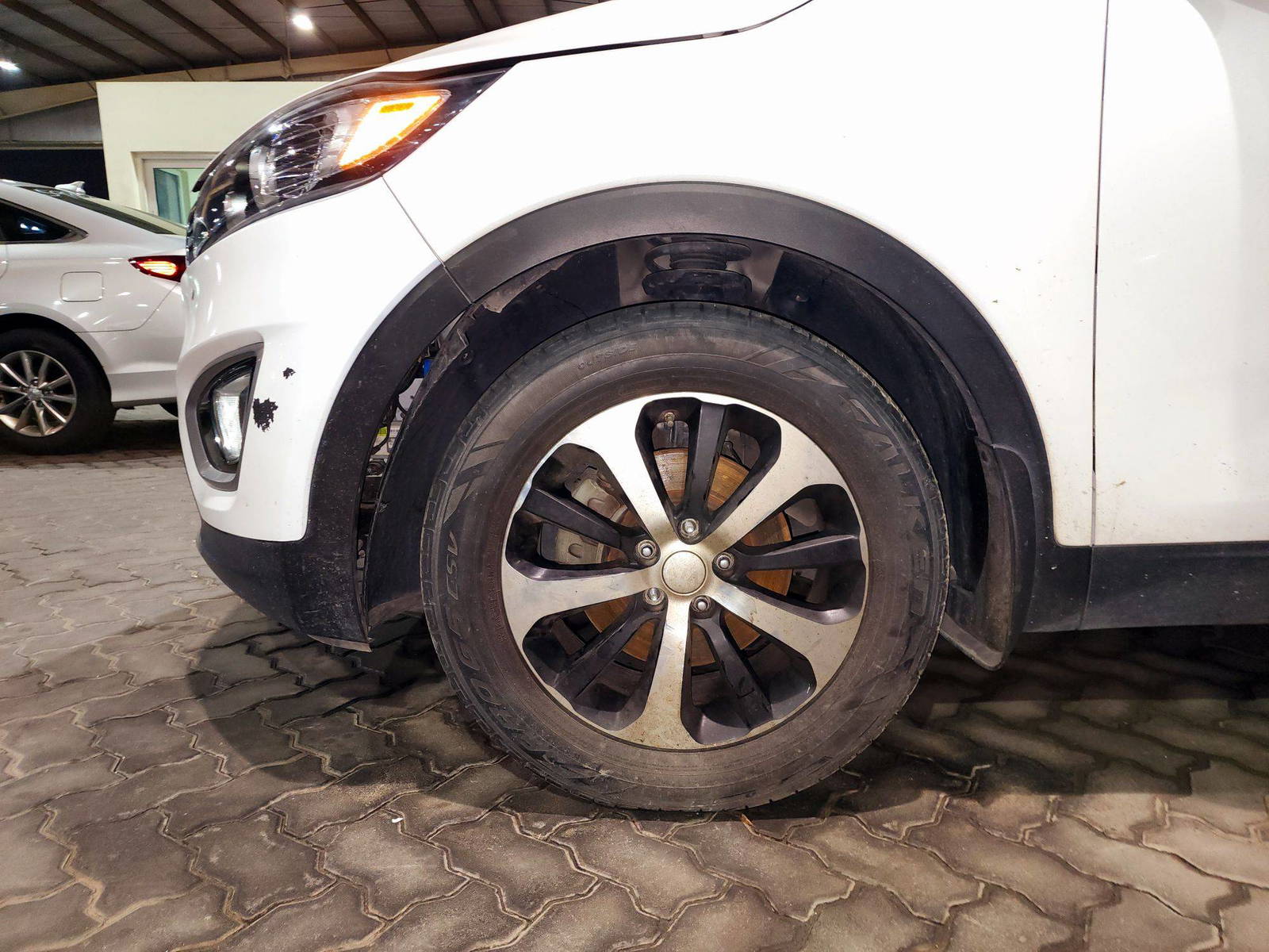 2018 KIA SORENTO — 140054 Miles — Lot 99288 — Souq - Marhaba Auctions Used Cars - Image 11