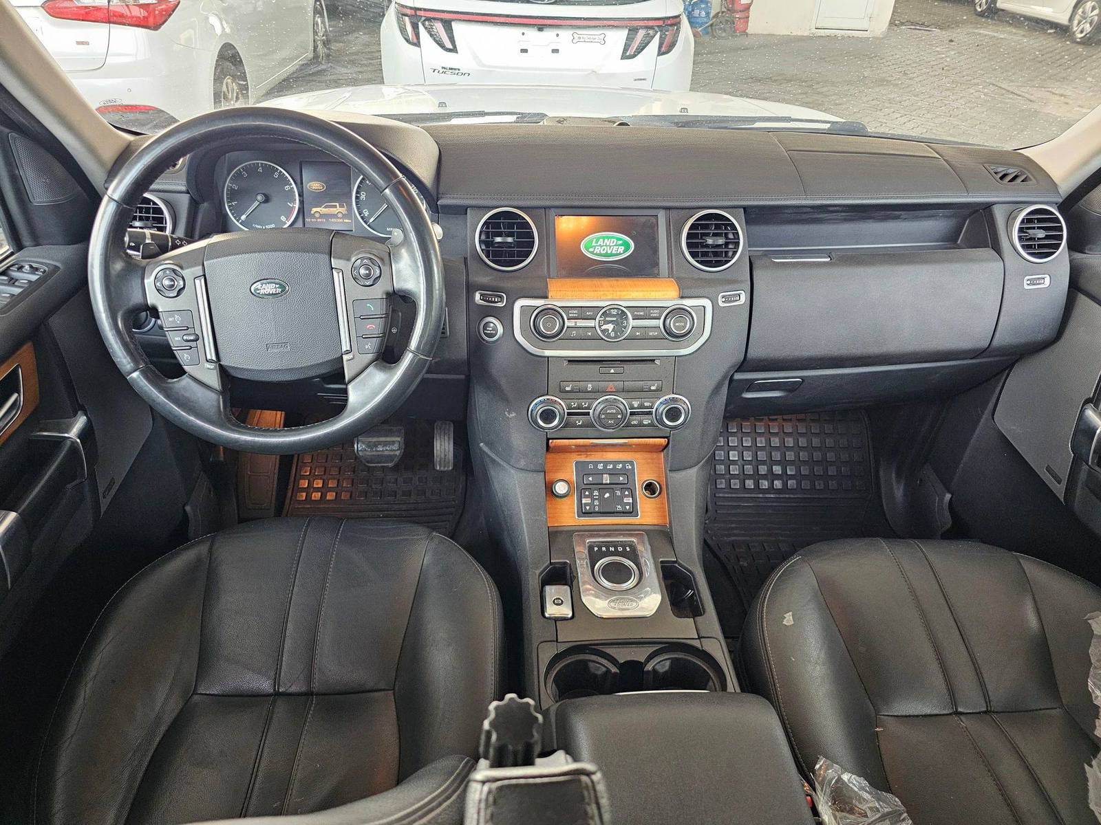 2015 LAND ROVER LR4 HSE — 146094 Miles — Lot 8FA760017 — Souq - Marhaba Auctions Used Cars - Image 7