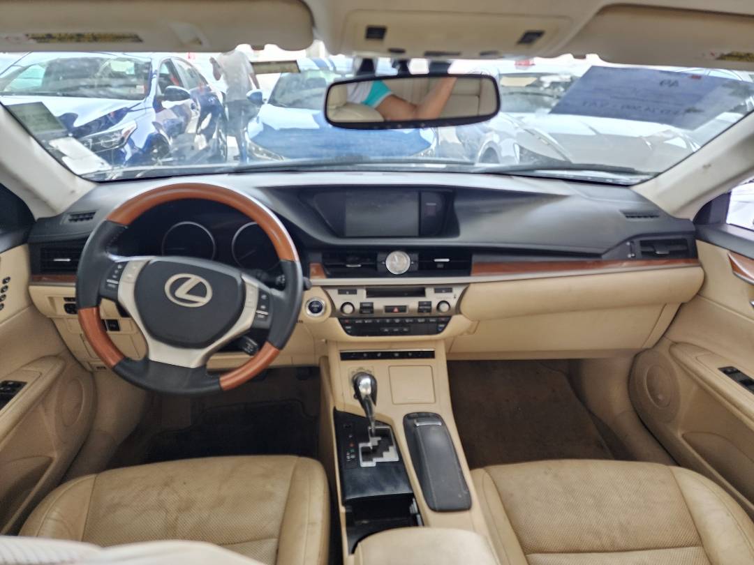 2013 LEXUS ES 300H — 105229 Miles — Lot 38390015 — Souq - Marhaba Auctions Used Cars - Image 8