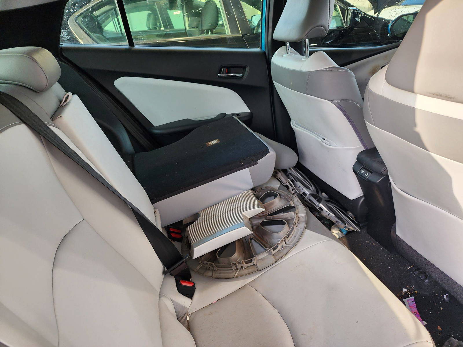 2020 TOYOTA PRIUS — 116615 Miles — Lot 56764553 - Marhaba Auctions Used Cars - Image 5