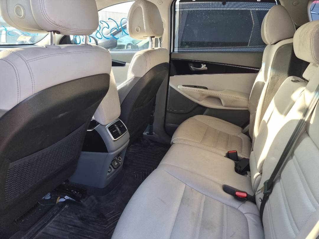2016 KIA SORENTO — 167787 Miles — Lot 092140 — Ind. 12 - Marhaba Auctions Used Cars - Image 7
