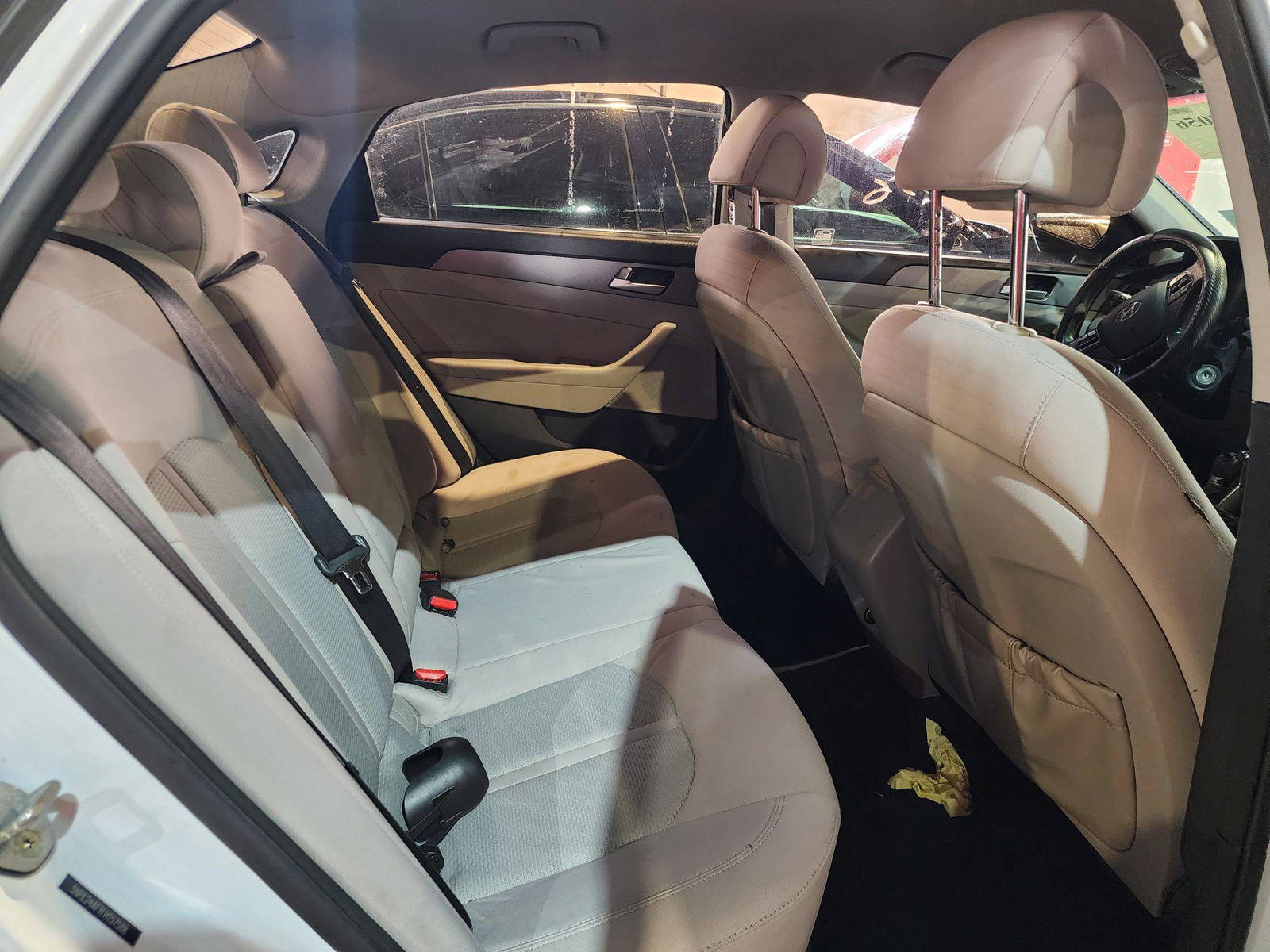2015 HYUNDAI SONATA — 166439 Miles — Lot 157588 — Al Quoz - Marhaba Auctions Used Cars - Image 8