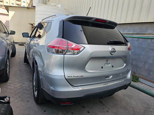 2015 NISSAN ROGUE at Marhaba Auctions
