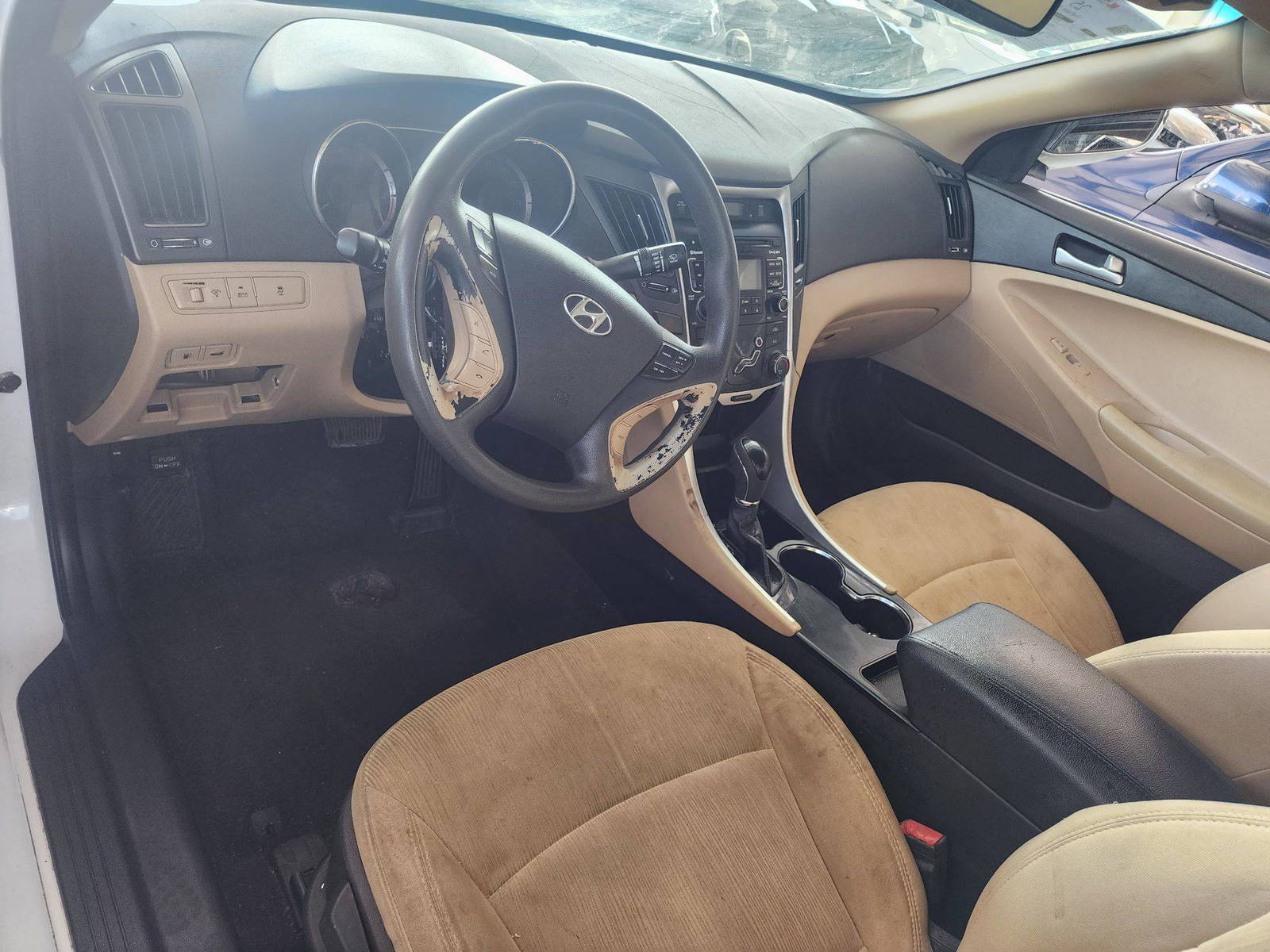 2011 HYUNDAI SONATA — 190941 Miles — Lot 64677993 - Marhaba Auctions Used Cars - Image 4