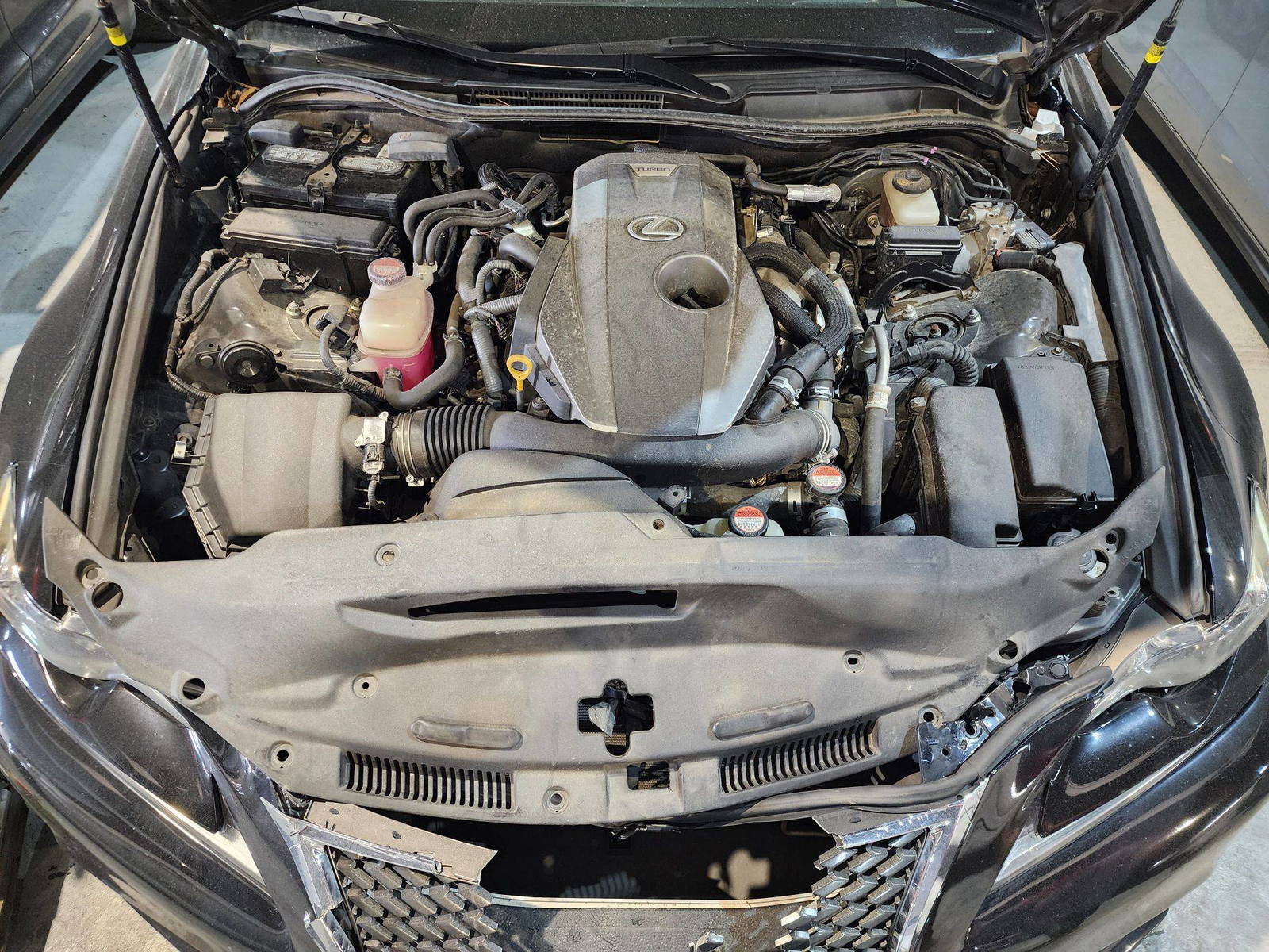 2016 LEXUS IS 200T — 182209 Miles — Lot 5016962 — Al Quoz - Marhaba Auctions Used Cars - Image 13