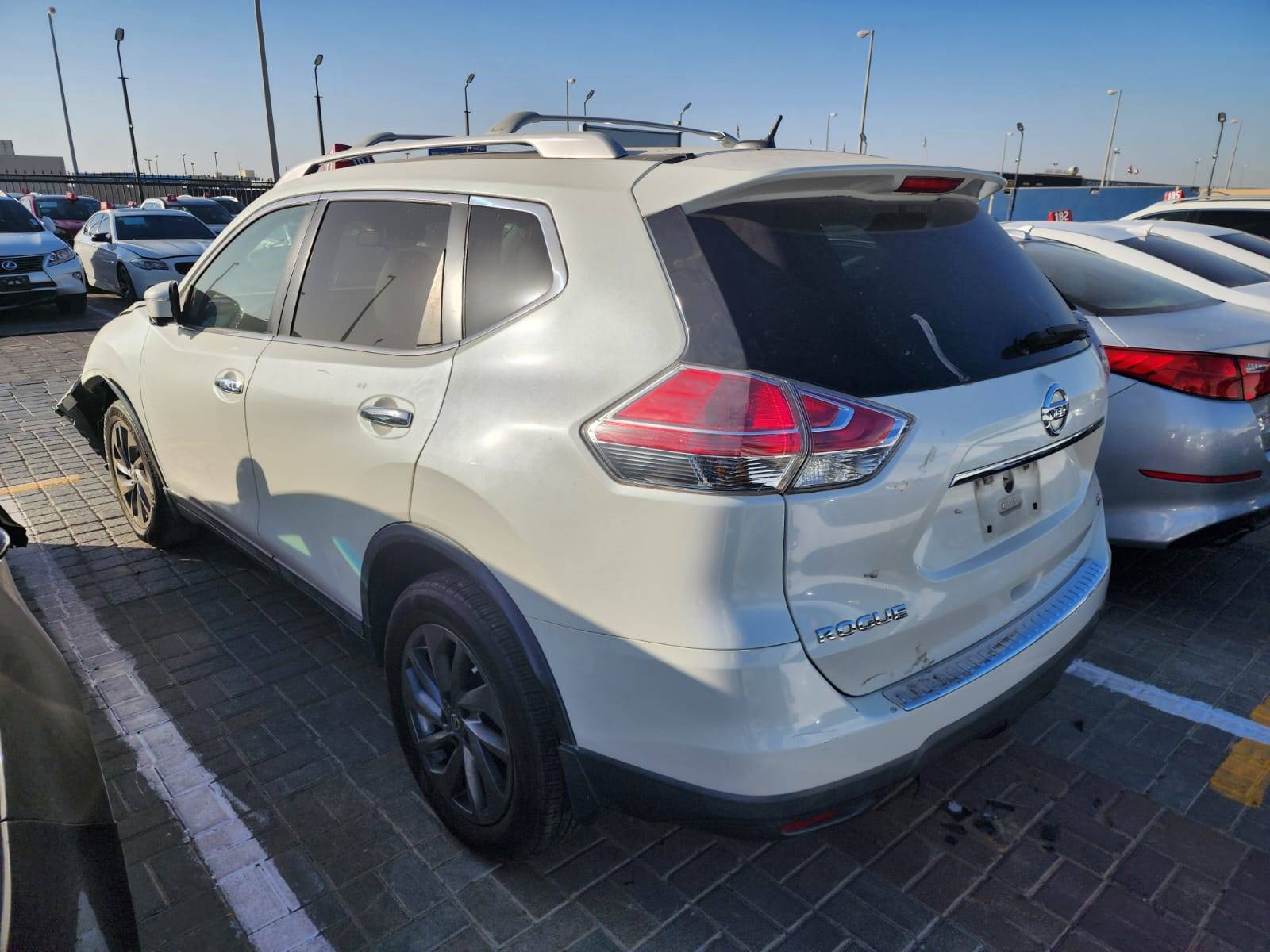 2016 NISSAN ROGUE — 121612 Miles — Lot 94815135 — Al Sajaa - Marhaba Auctions Used Cars - Image 4