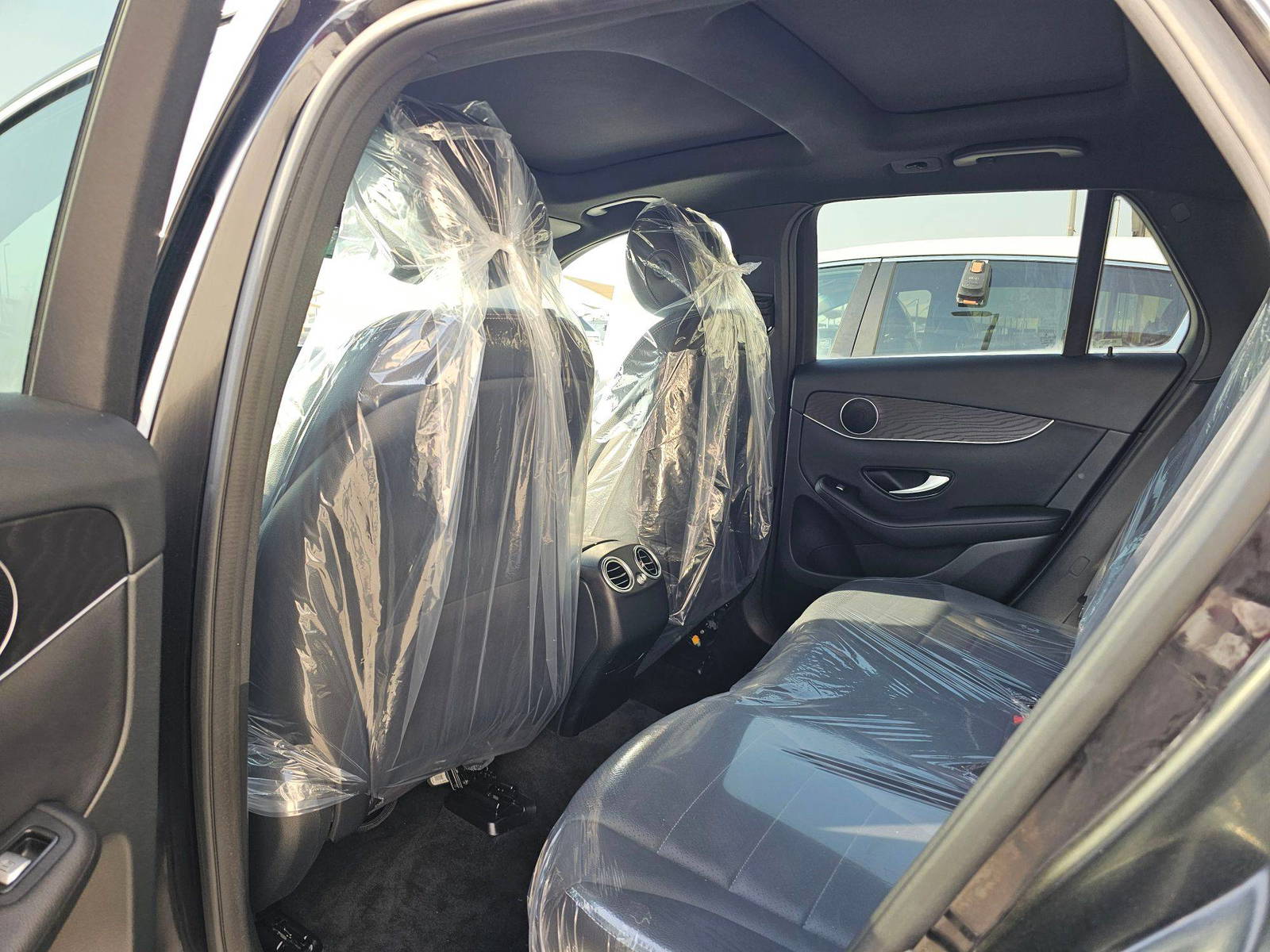 MERCEDES BENZ GLC-300 2019 - Marhaba Auction Used Cars - Image 6