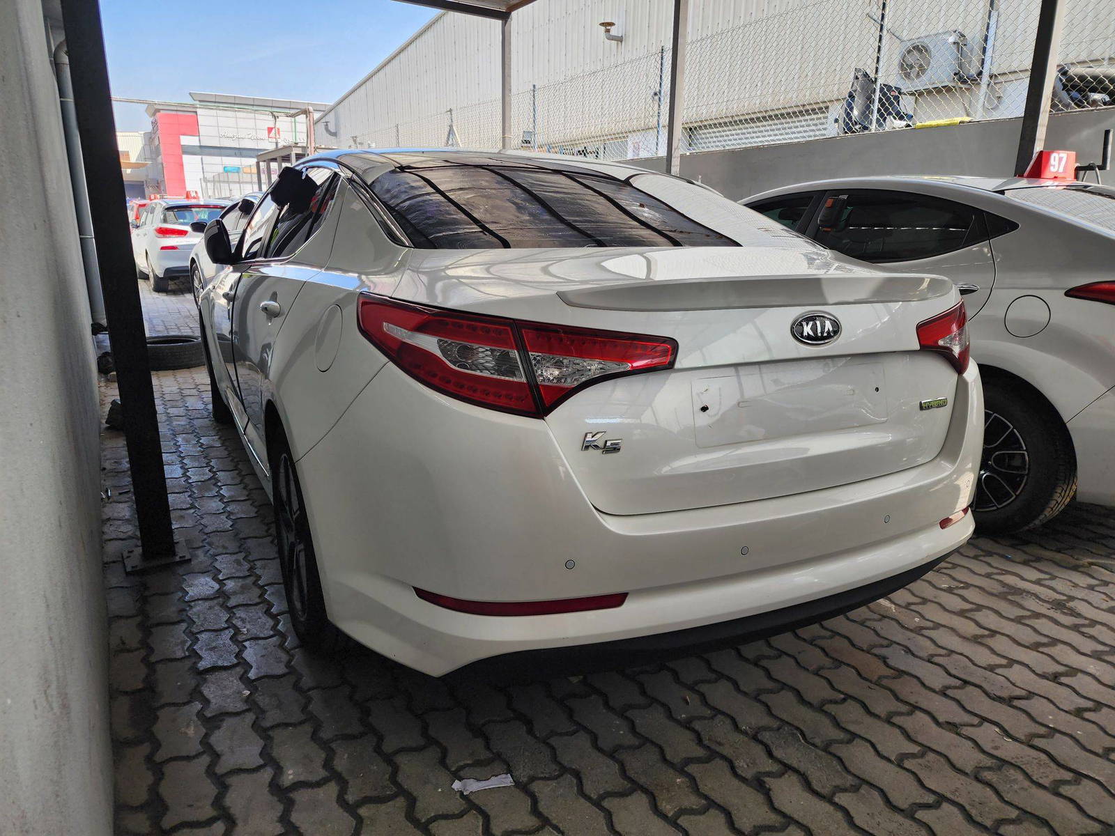 2012 KIA K5 — 193223 KM — Lot 010117 — Al Quoz - Marhaba Auctions Used Cars - Image 6