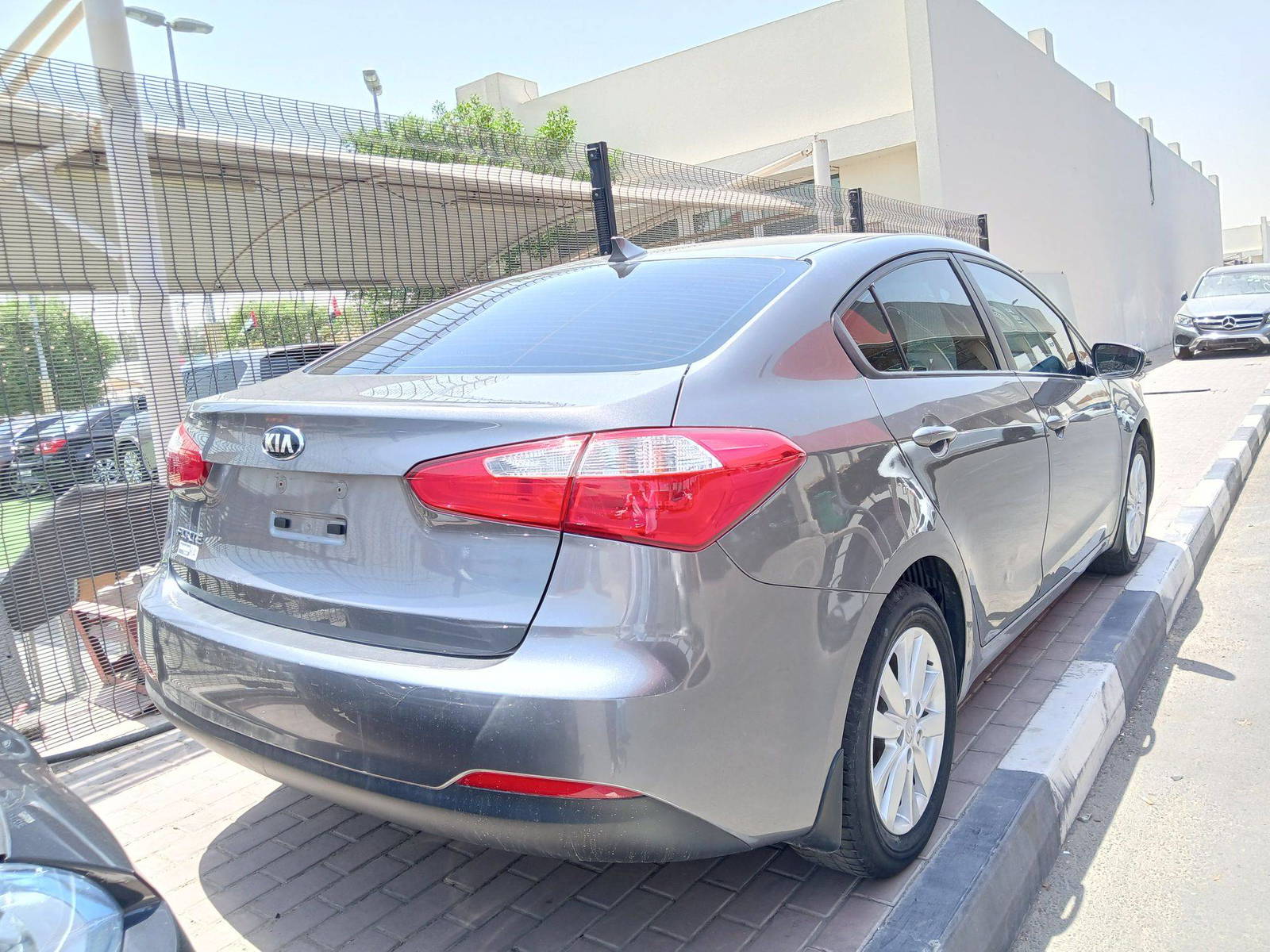 2016 KIA FORTE — 123377 KM — Lot 499572 — Souq - Marhaba Auctions Used Cars - Image 3