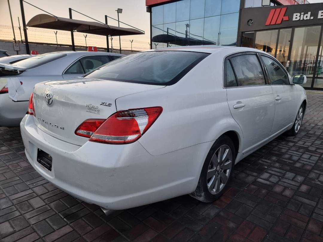 2005 TOYOTA AVALON — 202826 Miles — Lot 2135487 — Ind. 12 - Marhaba Auctions Used Cars - Image 5