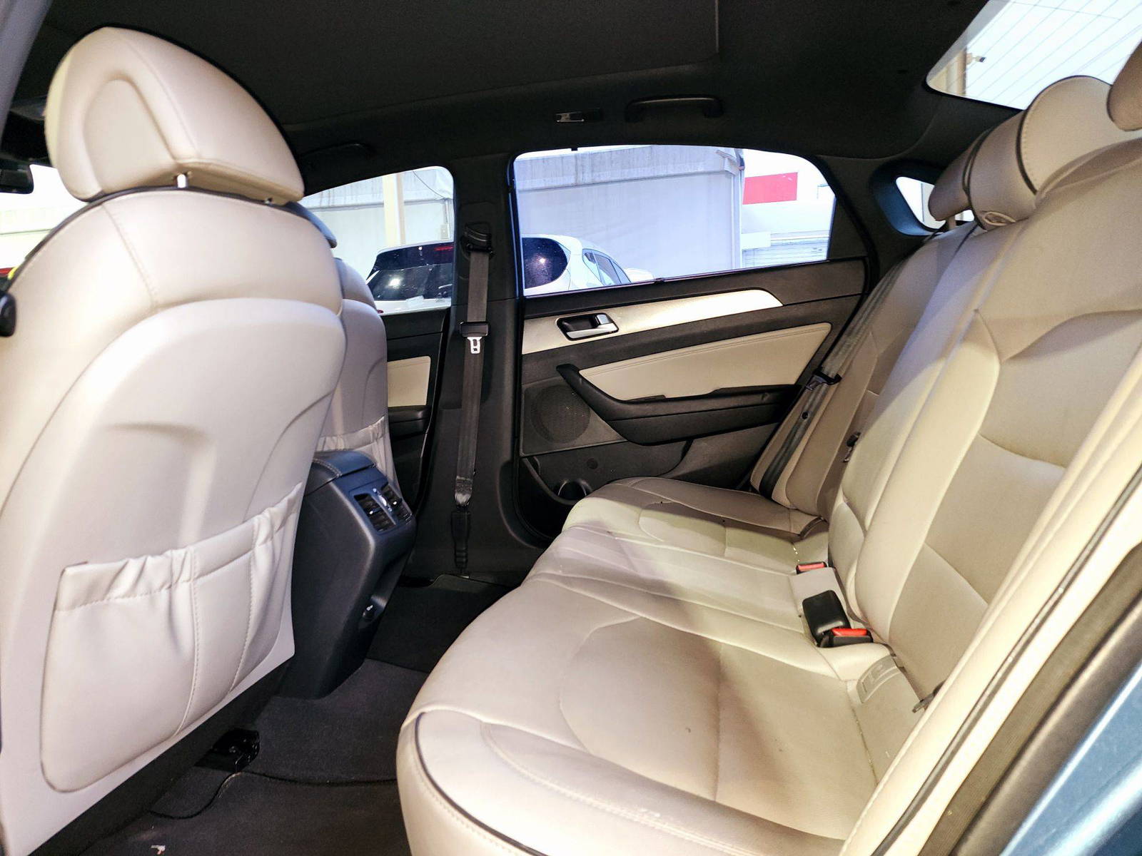 2015 HYUNDAI SONATA — 131220 Miles — Lot 75782614 — Souq - Marhaba Auctions Used Cars - Image 6