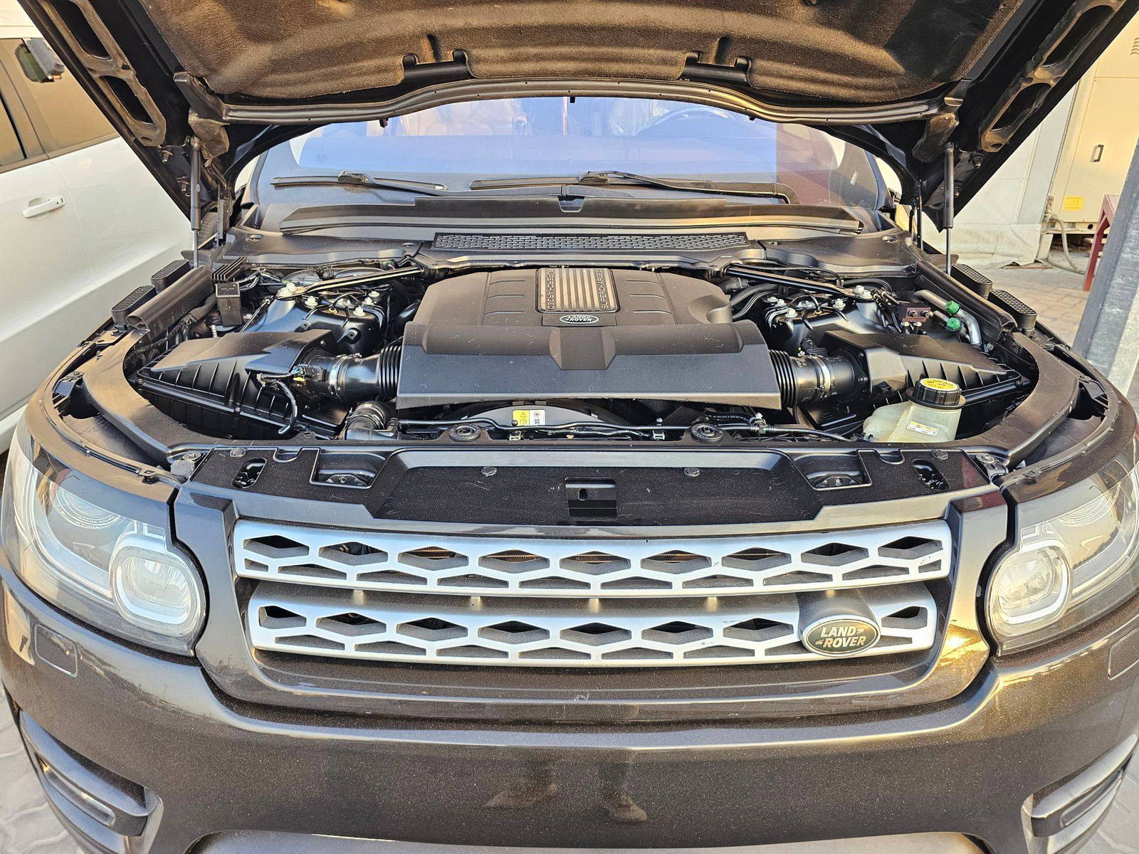 2016 LAND ROVER RANGE ROVER SPORT — 102662 Miles — Lot 6GA101806 — Souq - Marhaba Auctions Used Cars - Image 12