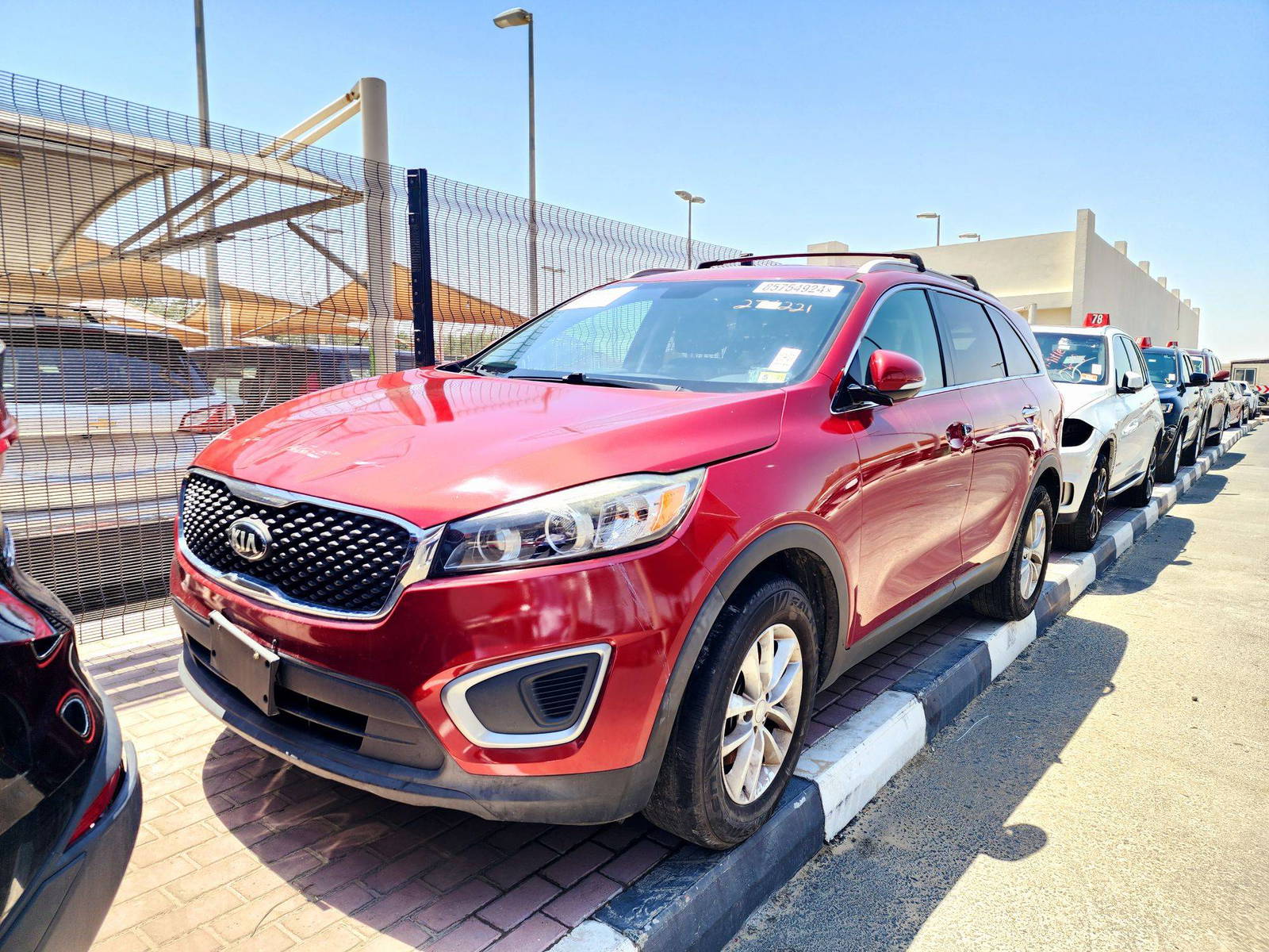 2017 KIA SORENTO — 121739 Miles — Lot 9HG271221 — Souq - Marhaba Auctions Used Cars - Image 5