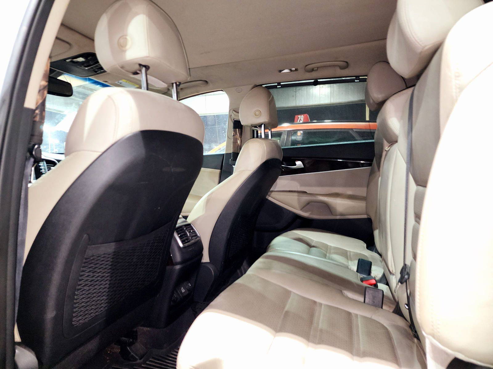 2018 KIA SORENTO — 140054 Miles — Lot 99288 — Souq - Marhaba Auctions Used Cars - Image 6