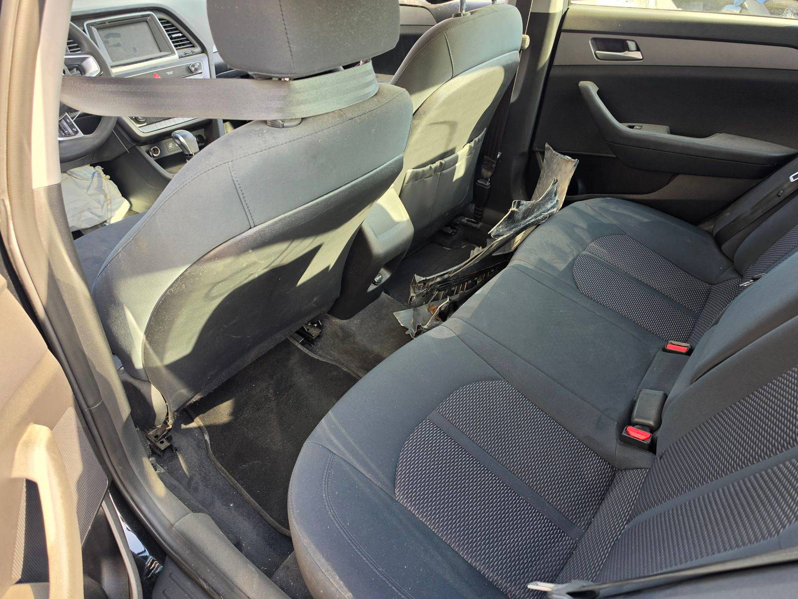2019 HYUNDAI SONATA — 168352 Miles — Lot 44182866 — Oman Yard - Marhaba Auctions Used Cars - Image 10