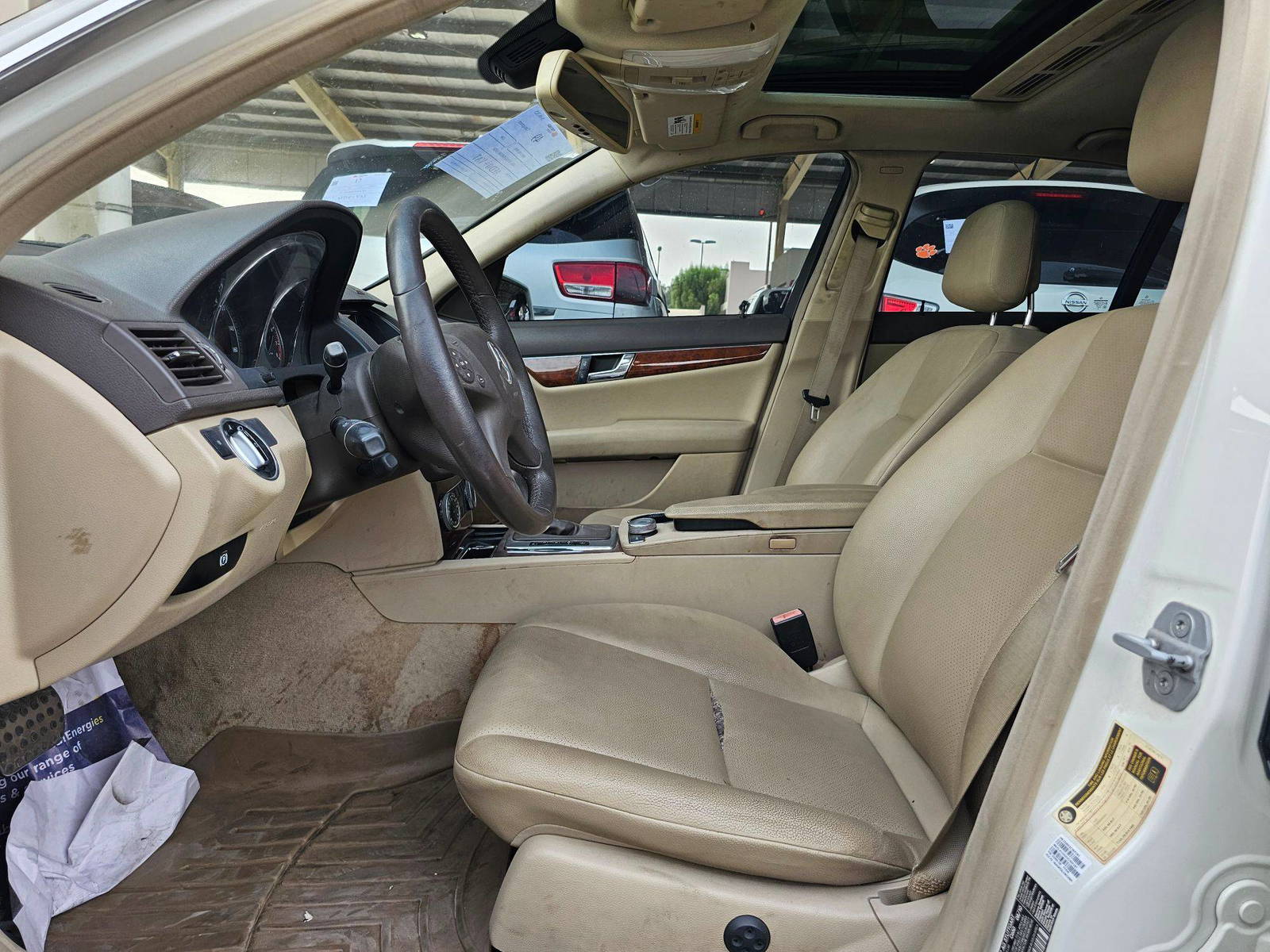 2011 MERCEDES BENZ C300 — 187689 Miles — Lot B3BR139764 — Souq - Marhaba Auctions Used Cars - Image 9