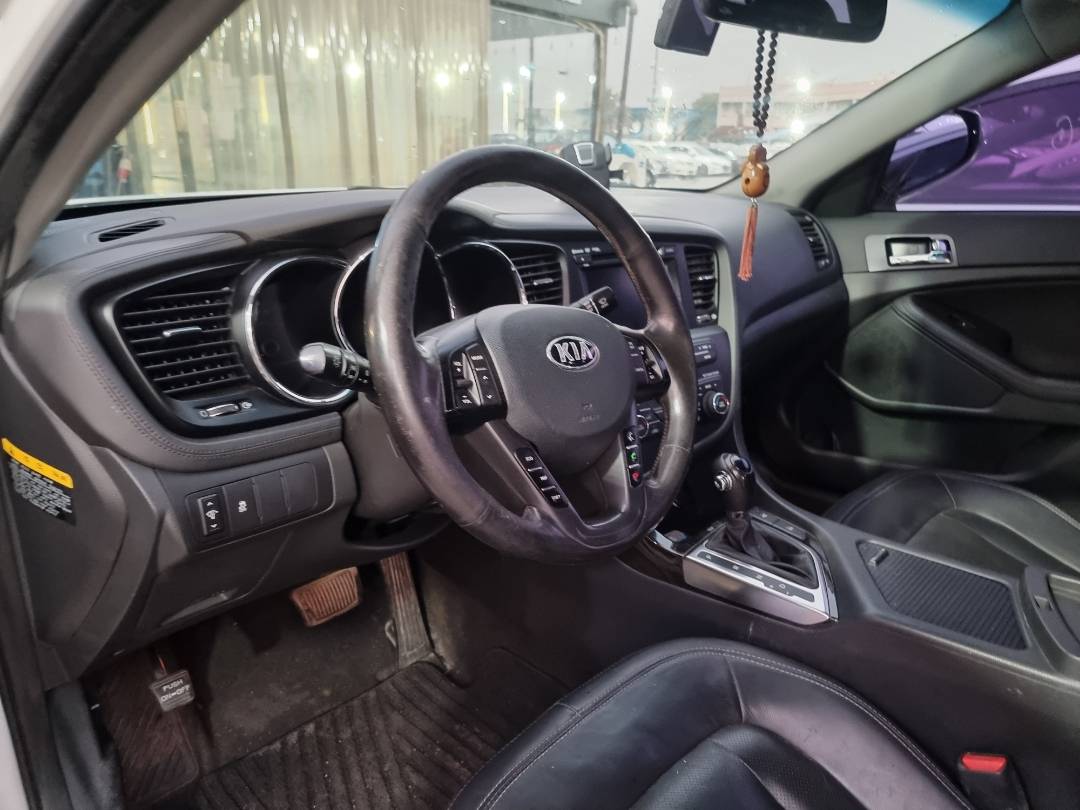 2013 KIA K5 — 207341 KM — Lot 215478 — Souq - Marhaba Auctions Used Cars - Image 8