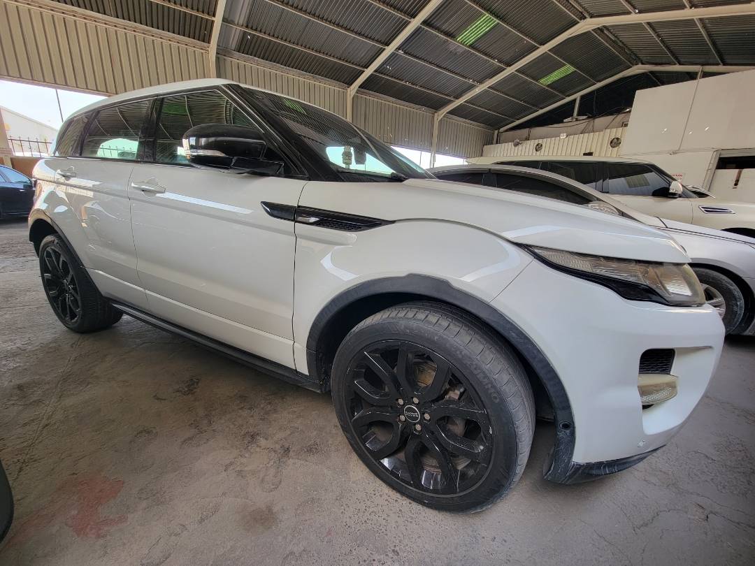 2012 LAND ROVER RANGE ROVER EVOQUE — 154944 KM — Lot H688546 — Main - Marhaba Auctions Used Cars - Image 4