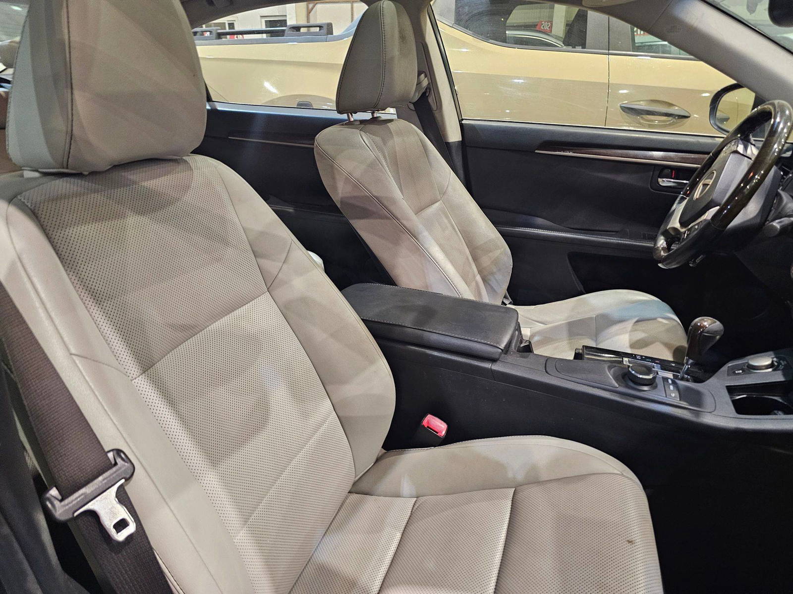 2015 LEXUS ES 350 — 229128 Miles — Lot 2166369 — Main - Marhaba Auctions Used Cars - Image 9