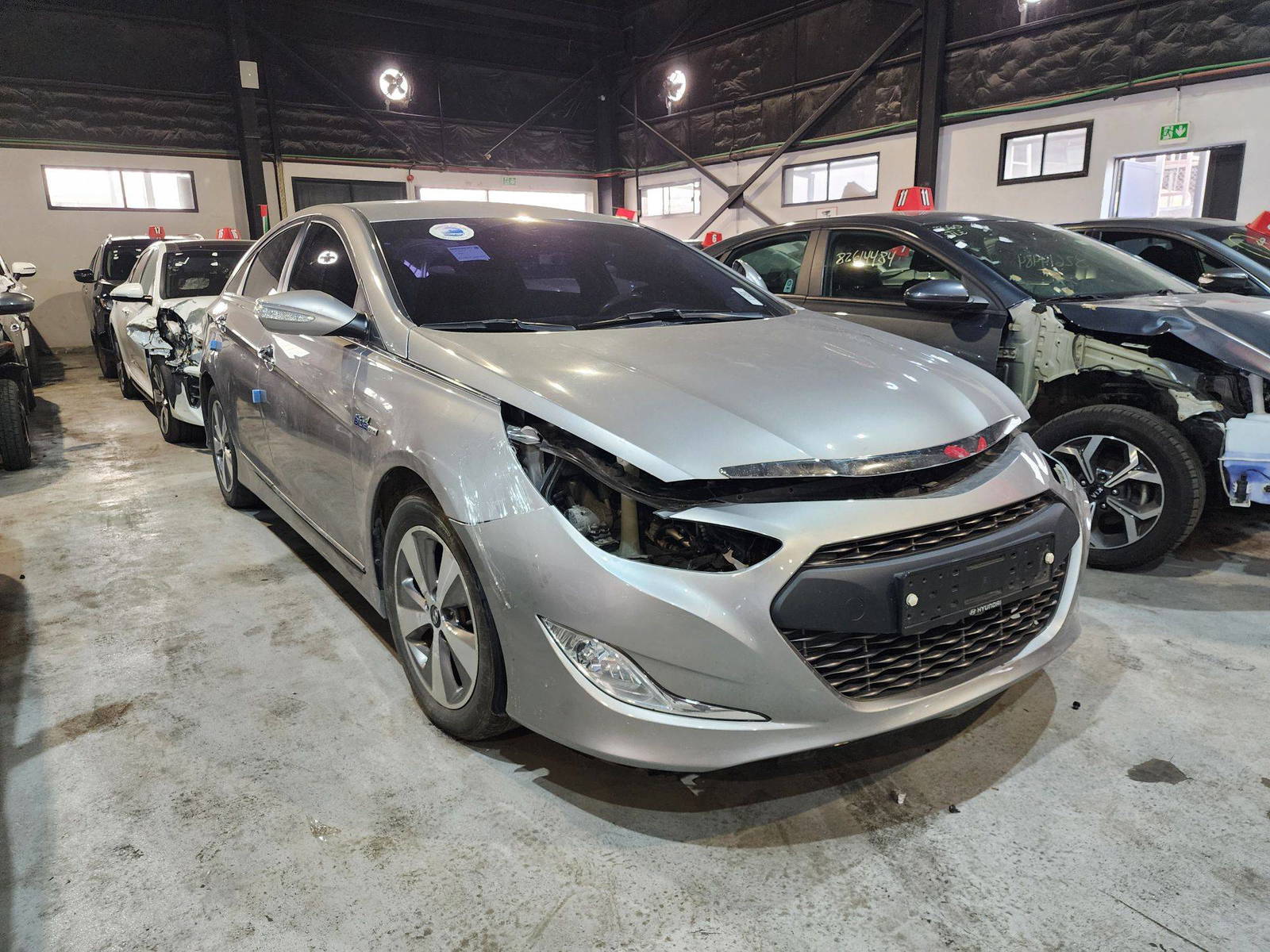 2012 HYUNDAI SONATA — 123940 KM — Lot 030977 — Al Quoz - Marhaba Auctions Used Cars - Image 3